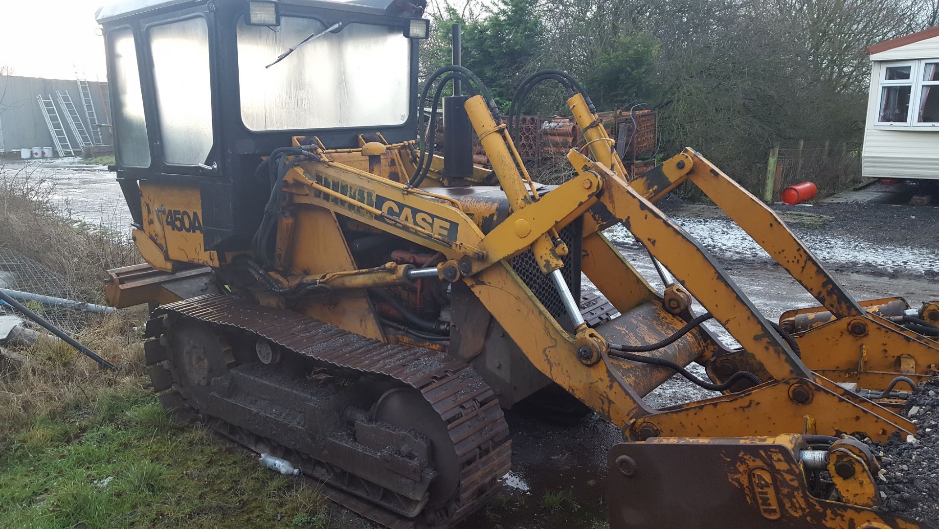 YEAR UNKNOWN CASE 450A TRACKED DOZER WITH A 4 IN 1 BUCKET *PLUS VAT* - Image 4 of 9