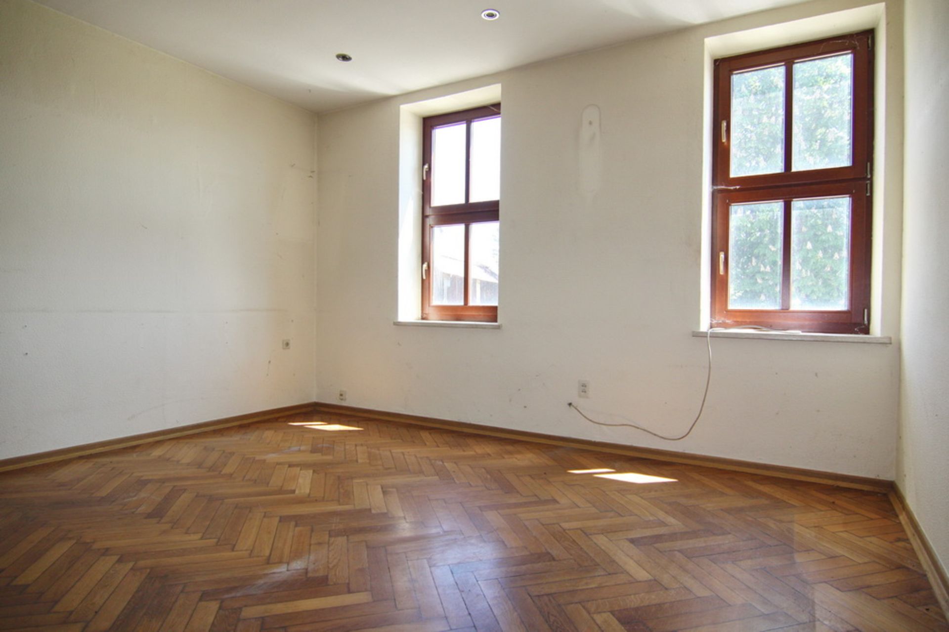 LARGE HOUSING BLOCK HORNSOMMEM, GERMANY READY TO MOVE INTO FREEHOLD VACANT POSSESSION - Image 45 of 91