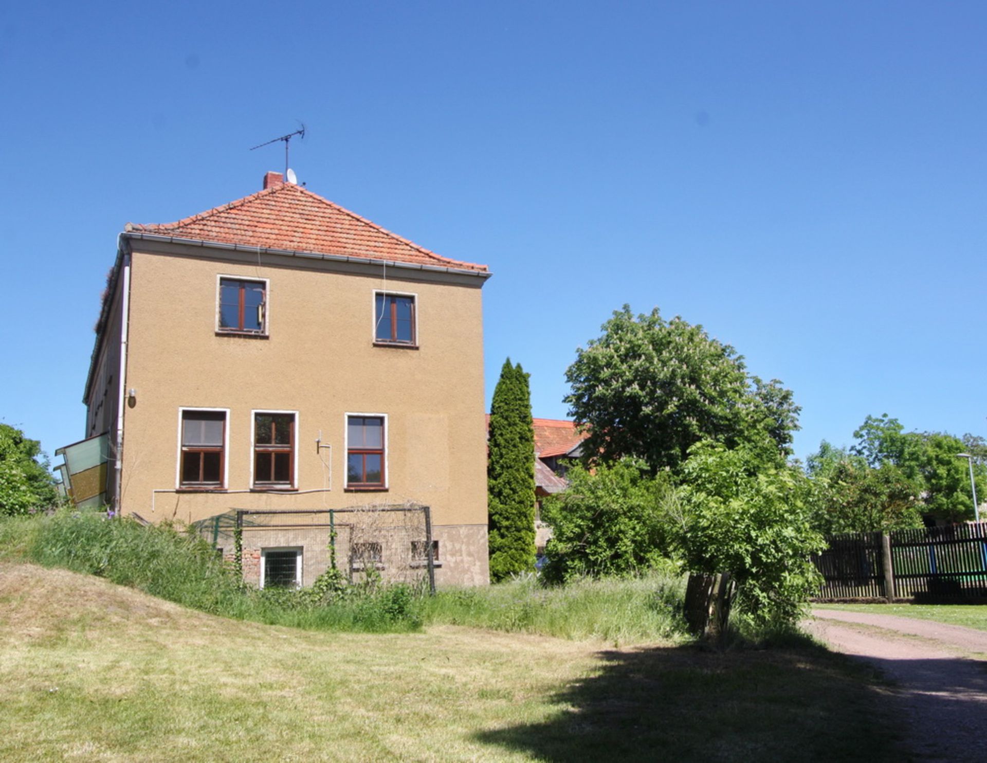 LARGE HOUSING BLOCK HORNSOMMEM, GERMANY READY TO MOVE INTO FREEHOLD VACANT POSSESSION - Image 35 of 91