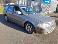 2004/04 REG VOLVO V40 S GREY DIESEL ESTATE 1.9, SHOWING 2 FORMER KEEPERS *NO VAT*