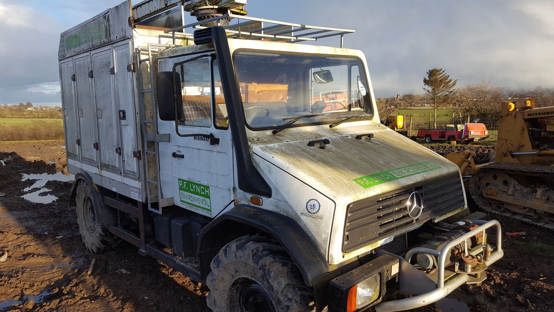 1995 MERCEDES UNIMOG 4WD CHERRY PICKER U140L WITH SUPER WINCH, RUNS AND DRIVES *PLUS VAT* - Image 2 of 9