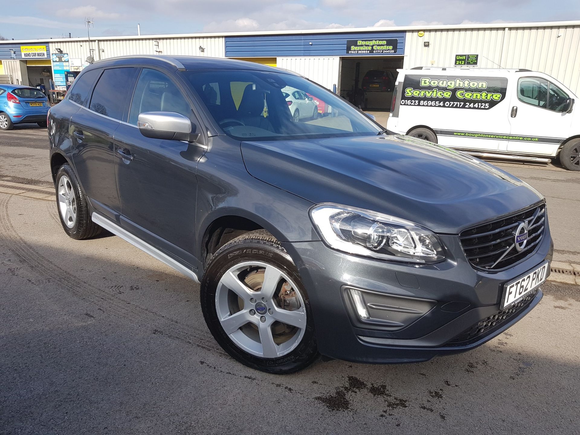 2013/62 REG VOLVO XC60 R-DESIGN NAV D4 AWD GREY DIESEL ESTATE WITH 2016 FACELIFT FRONT *NO VAT*