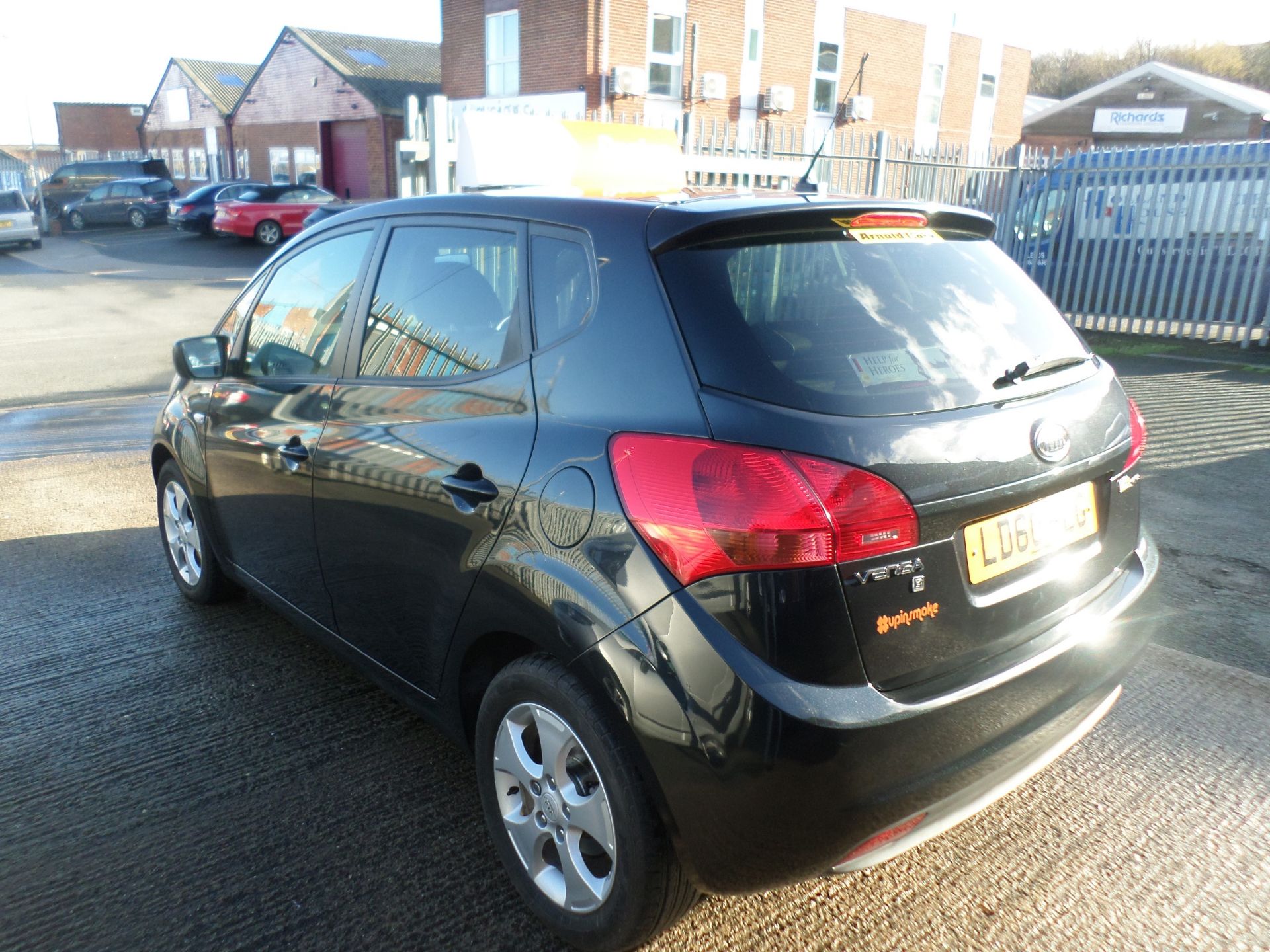 2010/60 REG KIA VENGA 3 ECODYNAMICS CRDI BLACK DIESEL 5 DOOR HATCHBACK *NO VAT* - Image 3 of 3