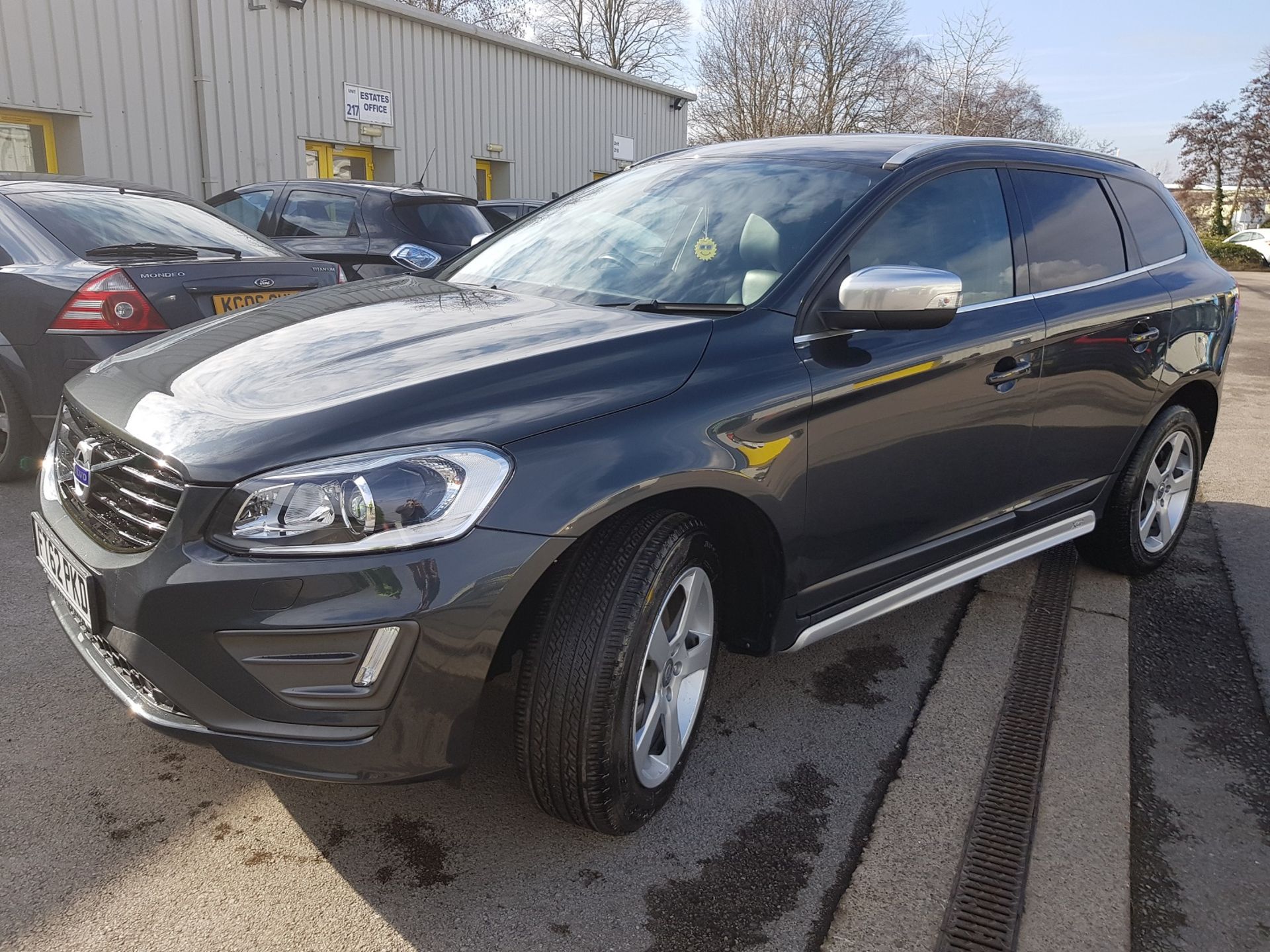 2013/62 REG VOLVO XC60 R-DESIGN NAV D4 AWD GREY DIESEL ESTATE WITH 2016 FACELIFT FRONT *NO VAT* - Image 3 of 23