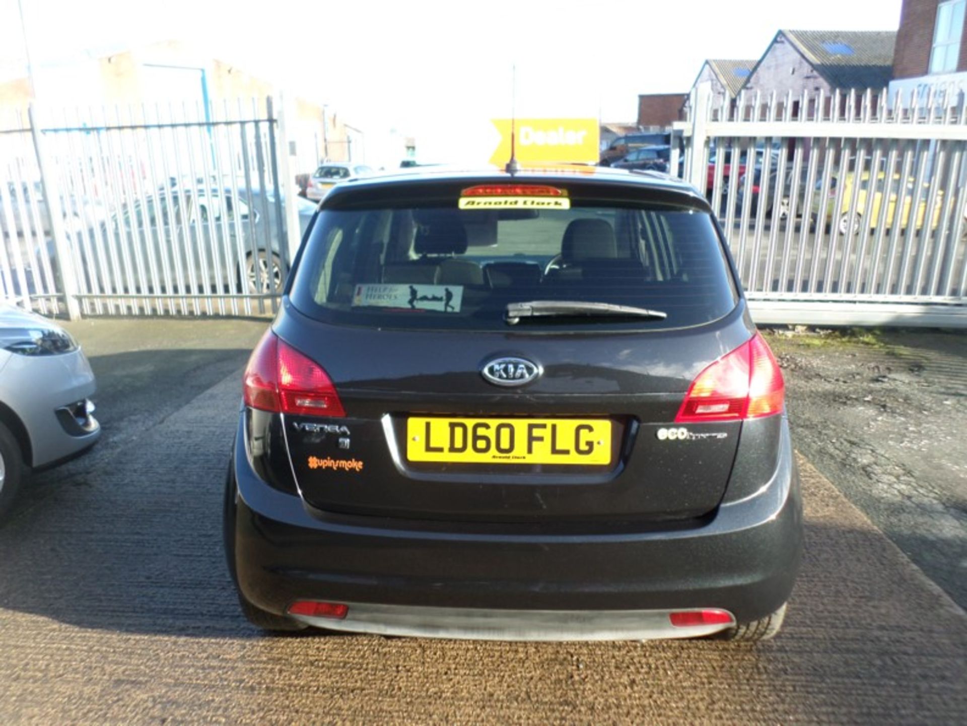 2010/60 REG KIA VENGA 3 ECODYNAMICS CRDI BLACK DIESEL 5 DOOR HATCHBACK *NO VAT* - Image 2 of 3