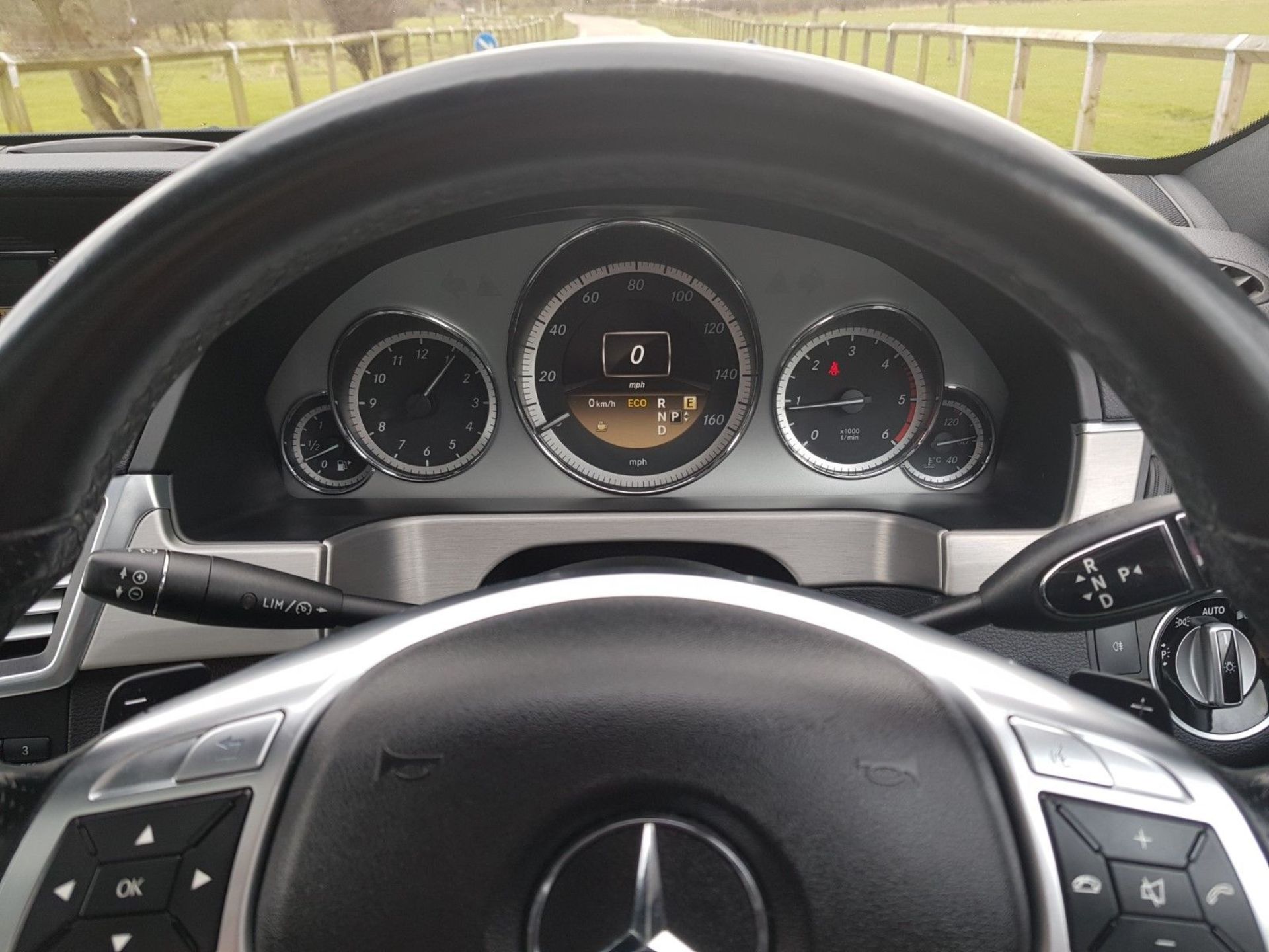 2012/12 REG MERCEDES-BENZ E250 SPORT CDI BLUE EFFICIENCY AUTOMATIC BLACK DIESEL 4 DOOR SALOON - Image 9 of 12