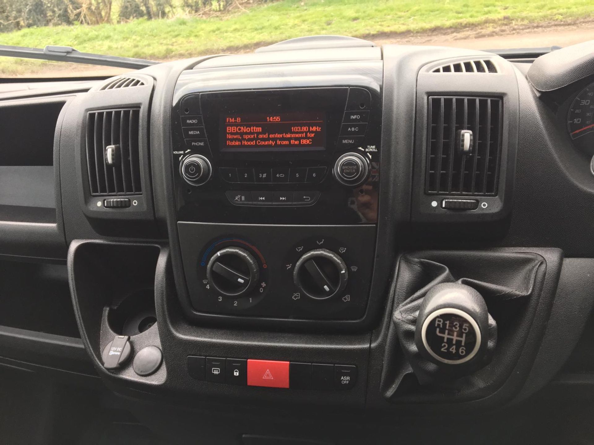 2015/65 REG CITROEN RELAY 35 HEAVY L4 HDI WHITE DIESEL LUTON VAN, SHOWING 0 FORMER KEEPERS *NO VAT* - Image 10 of 11