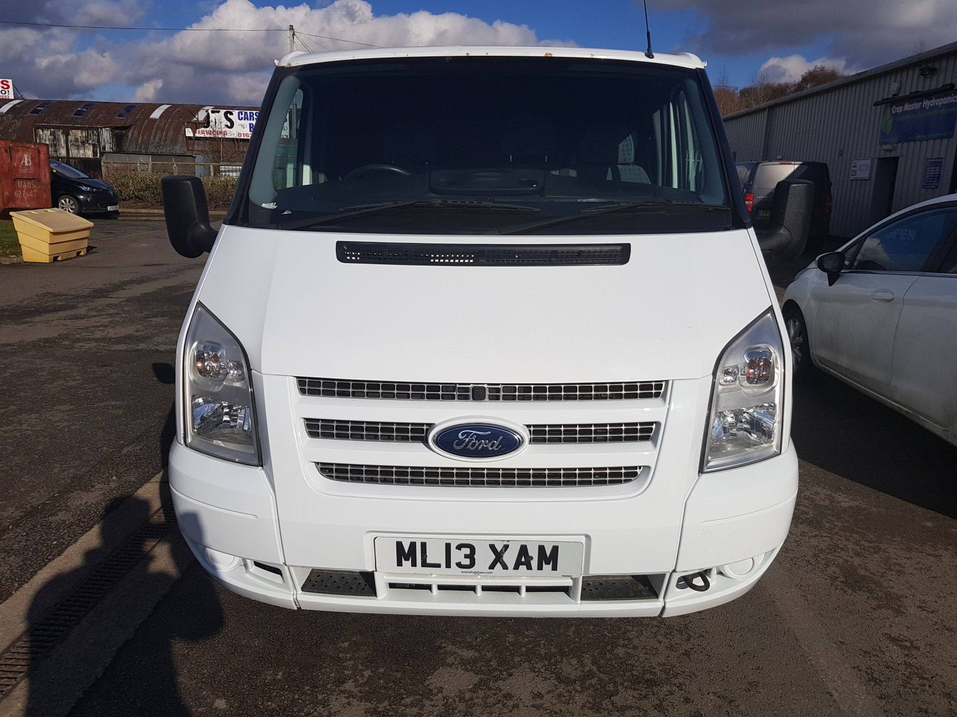 2013/13 REG FORD TRANSIT 100 T260 FWD WHITE 2.2 DIESEL PANEL VAN, SHOWING 2 FORMER KEEPERS *NO VAT* - Image 2 of 17