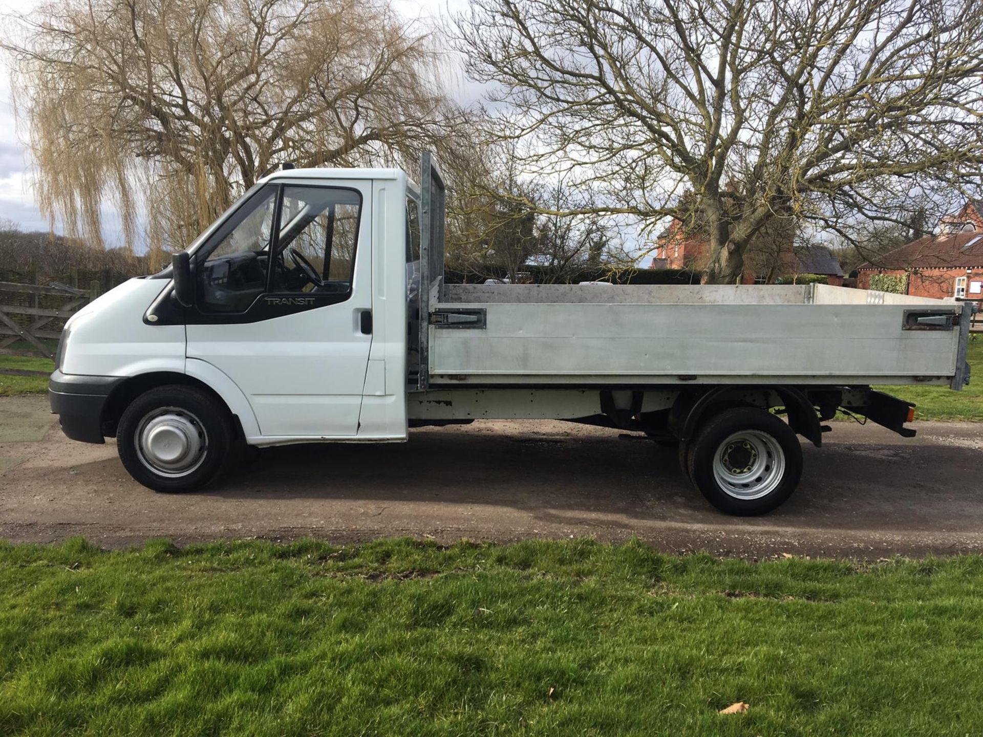 2008/08 REG FORD TRANSIT 100 T350M RWD WHITE DIESEL DROPSIDE, SHOWING 0 FORMER KEEPERS *NO VAT* - Image 4 of 17