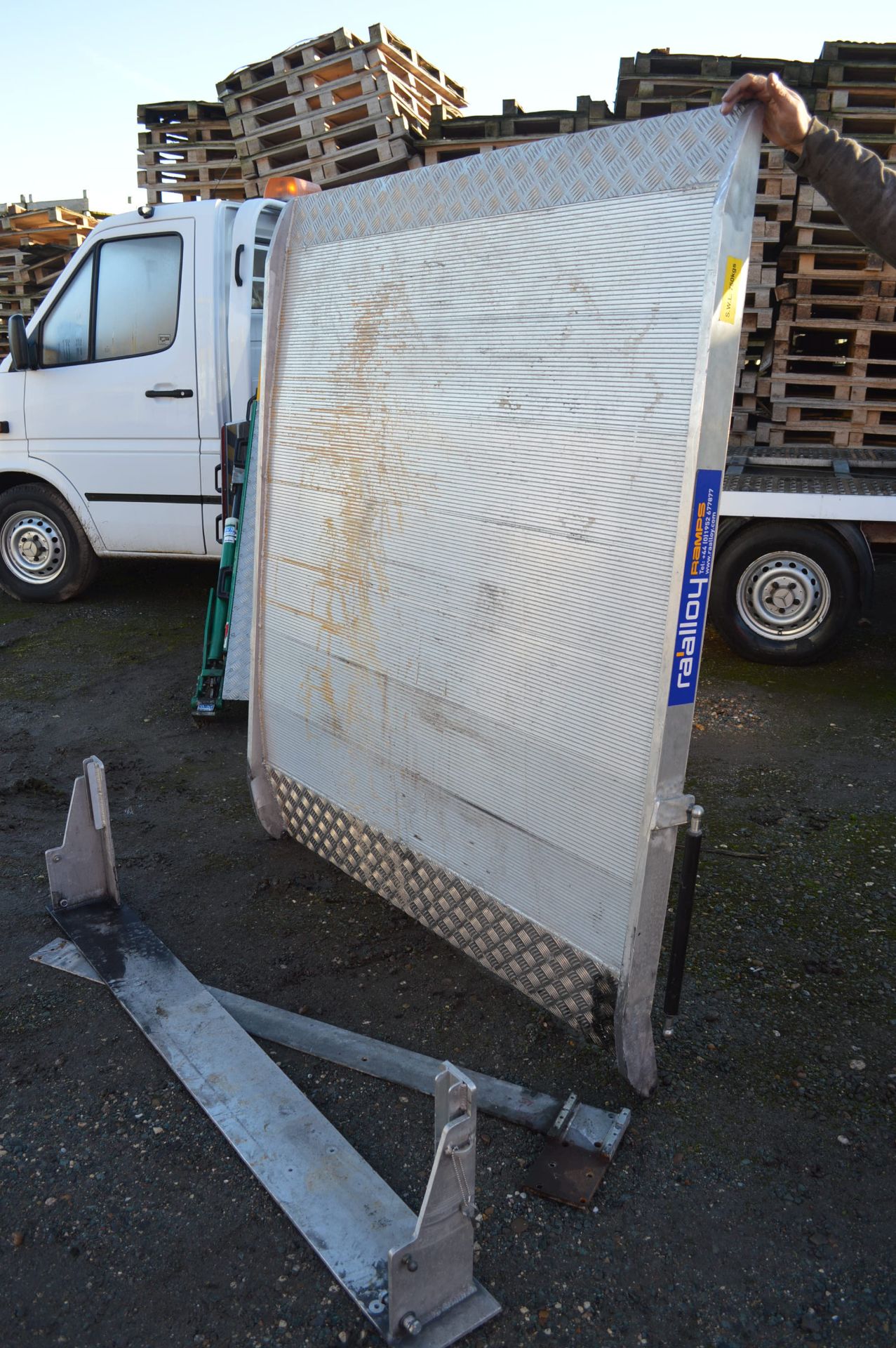 ALUMINIUM MOTORCYCLE TRANSPORTER DISABLED/MOTORCYCLE RAMP *NO VAT*   MASS: 750KG   COLLECTION