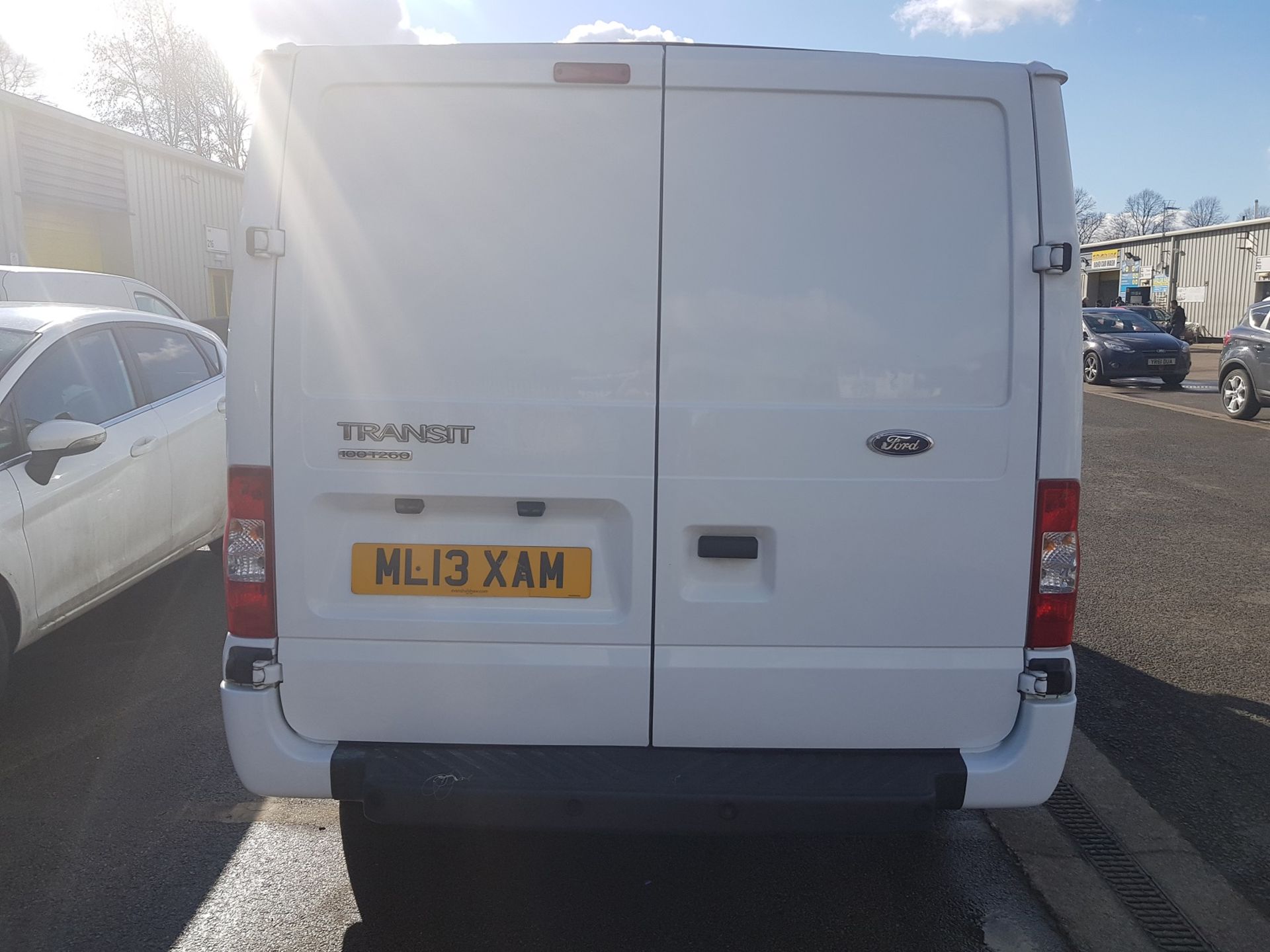 2013/13 REG FORD TRANSIT 100 T260 FWD WHITE 2.2 DIESEL PANEL VAN, SHOWING 2 FORMER KEEPERS *NO VAT* - Image 5 of 17