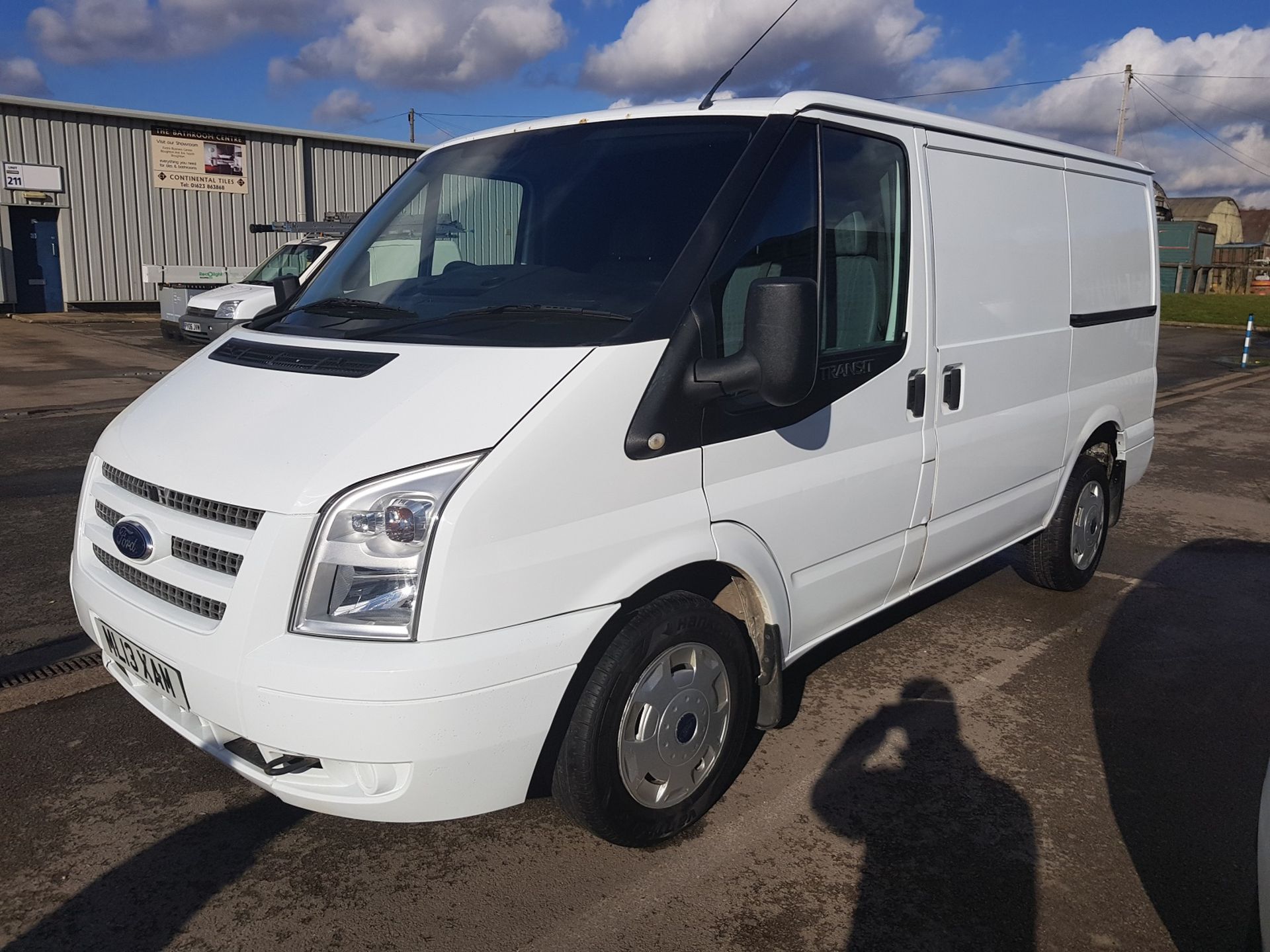 2013/13 REG FORD TRANSIT 100 T260 FWD WHITE 2.2 DIESEL PANEL VAN, SHOWING 2 FORMER KEEPERS *NO VAT* - Image 3 of 17