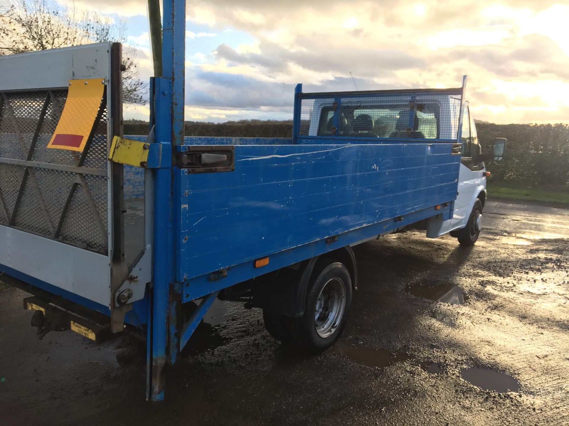 2008/58 REG FORD TRANSIT 100 T350L RWD WHITE DIESEL DROPSIDE LORRY, SHOWING 1 FORMER KEEPER *NO VAT* - Image 6 of 10