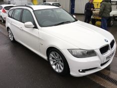 2012/12 REG BMW 330D AC TOURING AUTOMATIC WHITE DIESEL ESTATE, SHOWING 1 FORMER KEEPER *NO VAT*