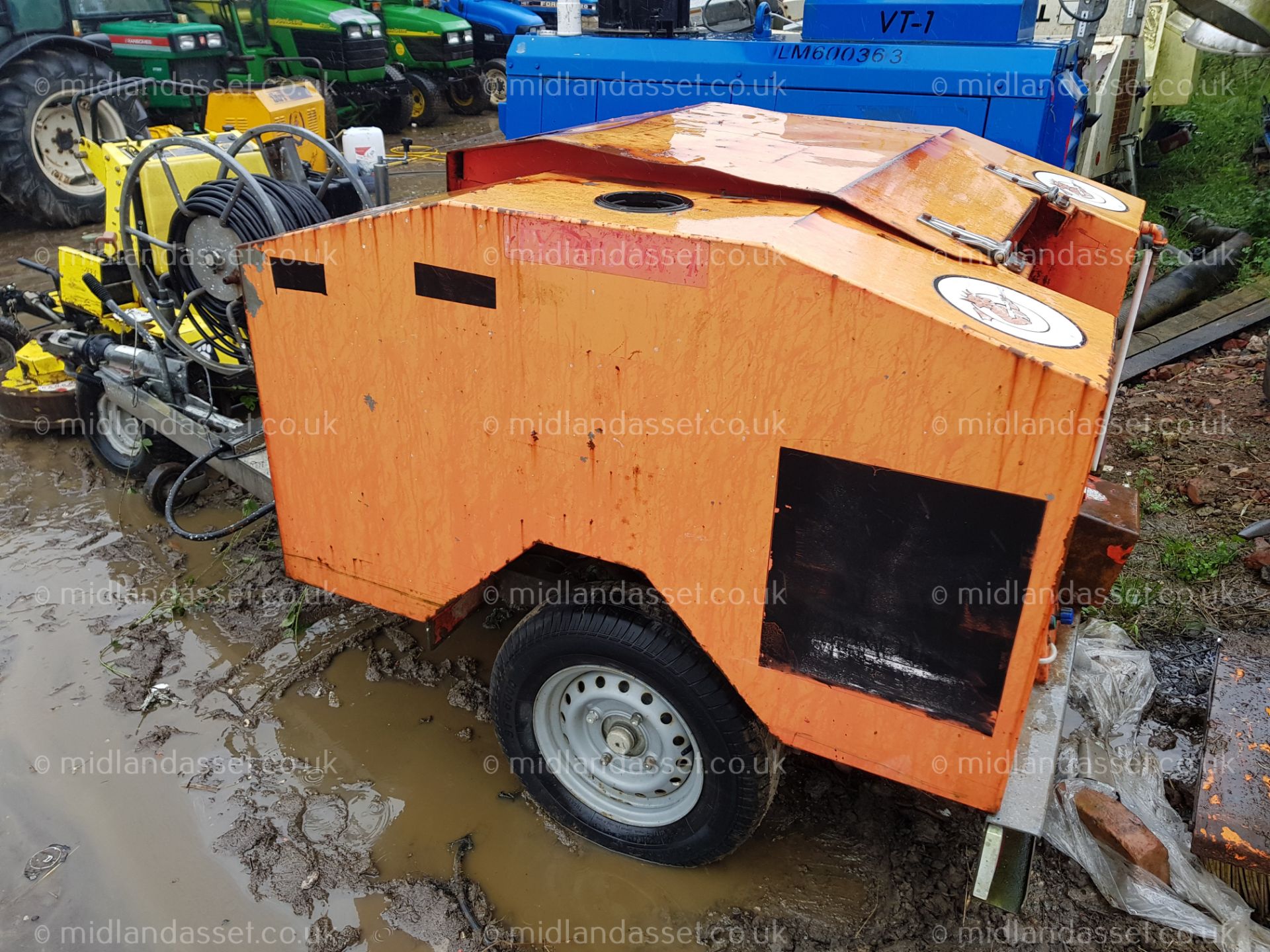 TOWABLE PRESSURE WASHER - Image 3 of 8