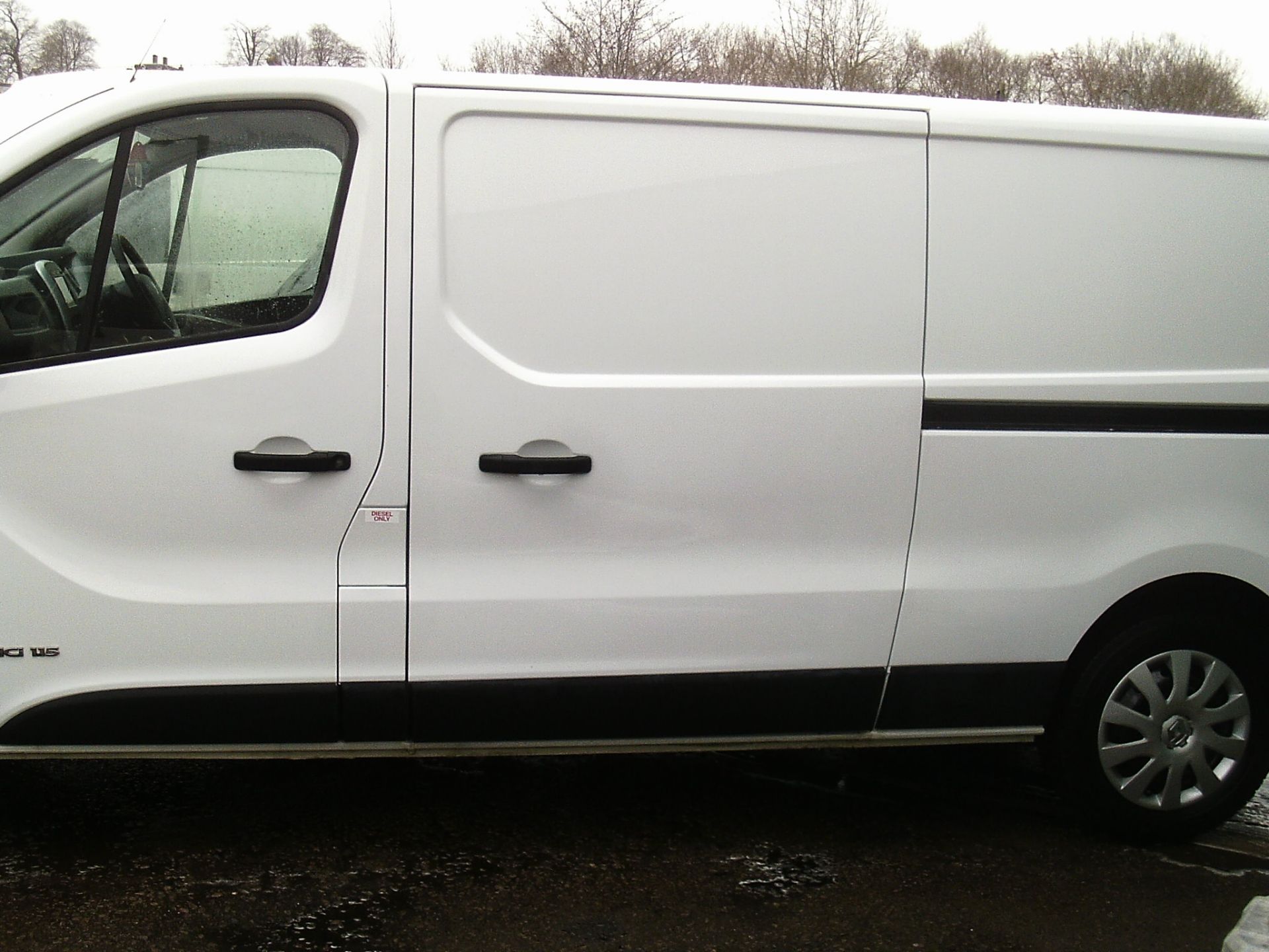 2015/15 REG RENAULT TRAFIC LL29 BUSINESS DCI WHITE DIESEL PANEL VAN, SHOWING 0 FORMER KEEPERS - Image 4 of 13