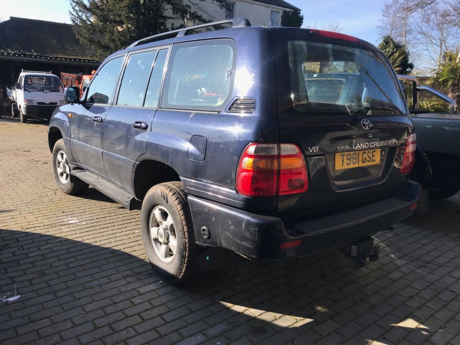 1999/T REG TOYOTA LANDCRUISER AMAZON VX AUTOMATIC BLUE PETROL/GAS ESTATE - LOW MILES - Image 4 of 14