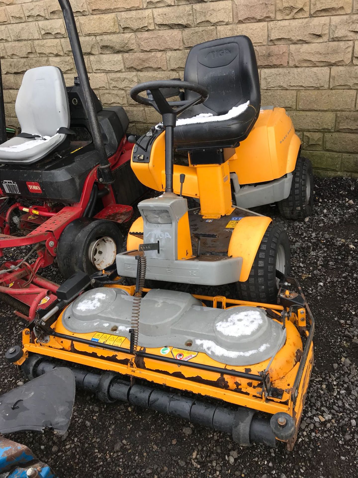 2010 STIGA P901 RIDE-ON LAWN MOWER *PLUS VAT* - Image 2 of 4