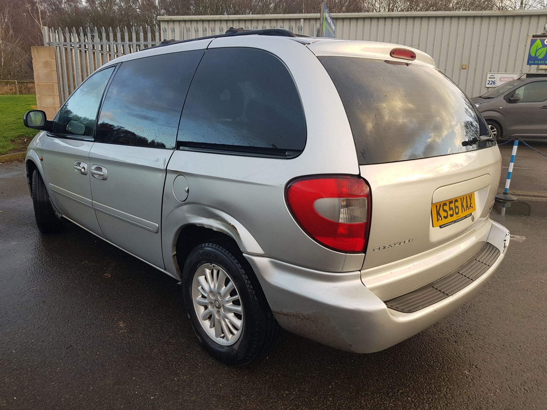 2006/56 REG CHRYSLER VOYAGER LX AUTOMATIC SILVER DIESEL MPV *NO VAT* - Image 5 of 18