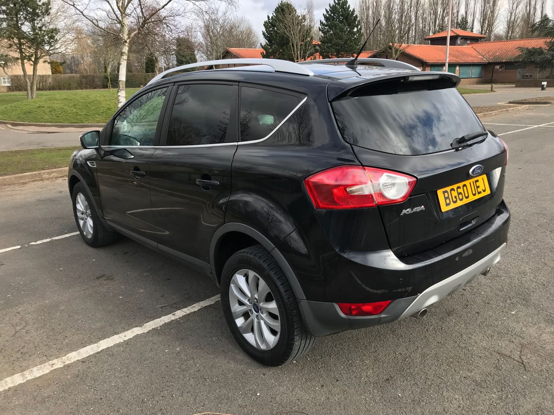 2010/60 REG FORD KUGA TITANIUM TDCI 140 2.0 DIESEL BLACK ESTATE *NO VAT* - Image 3 of 6