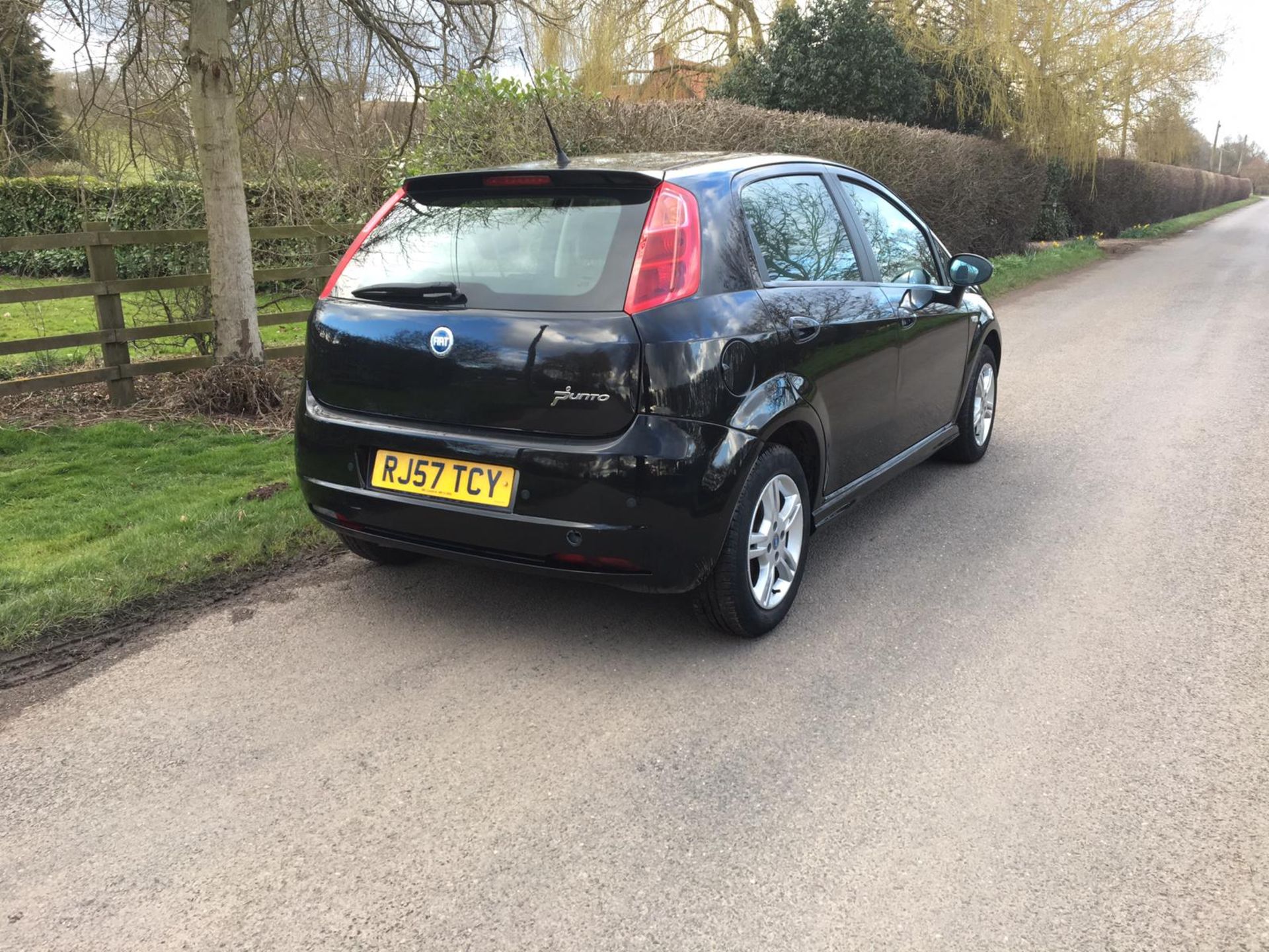 2007/57 REG FIAT GRANDE PUNTO DYNAMIC BLACK 1.4 PETROL 5 DOOR HATCHBACK *NO VAT* - Image 7 of 12