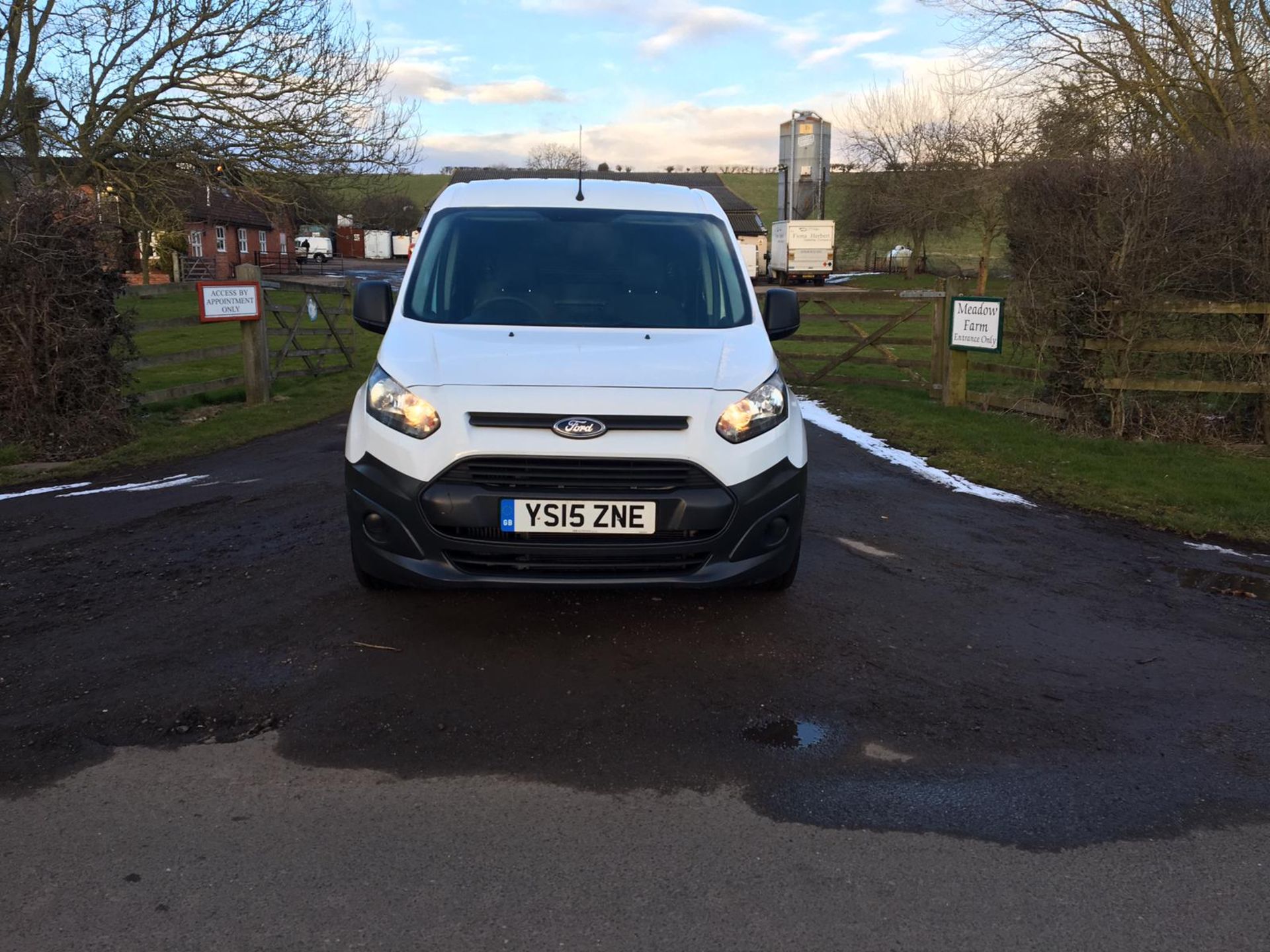 2015/15 REG FORD TRANSIT CONNECT 200 1.6 DIESEL WHITE PANEL VAN, SHOWING 0 FORMER KEEPERS *NO VAT* - Image 2 of 11