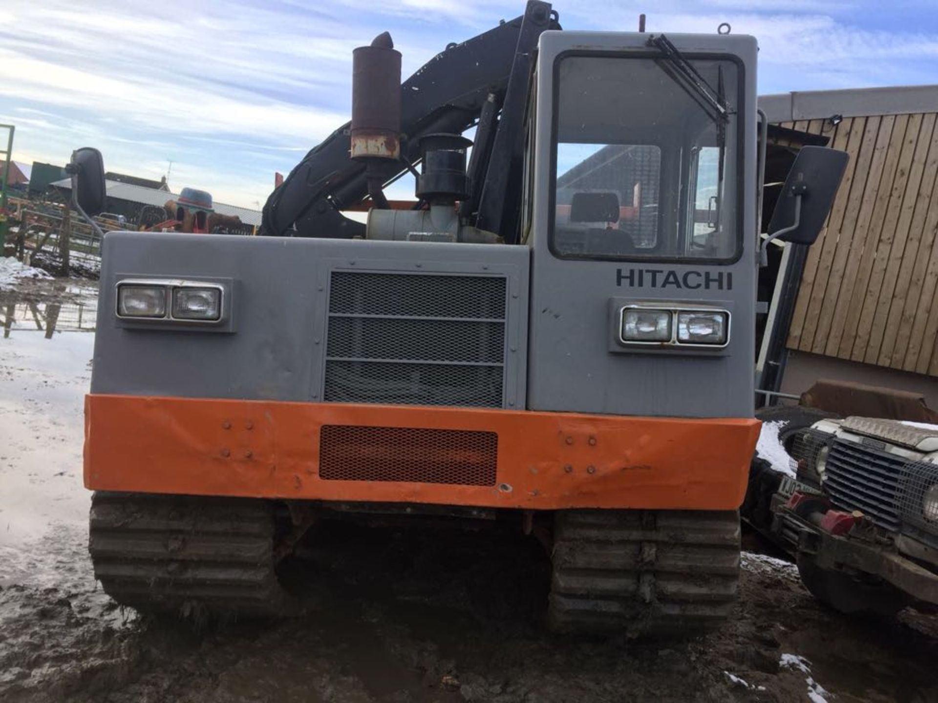 HITATCHI TRACKED TIPPER WITH CRANE, STARTS, RUNS AND LIFTS *PLUS VAT* - Image 8 of 12