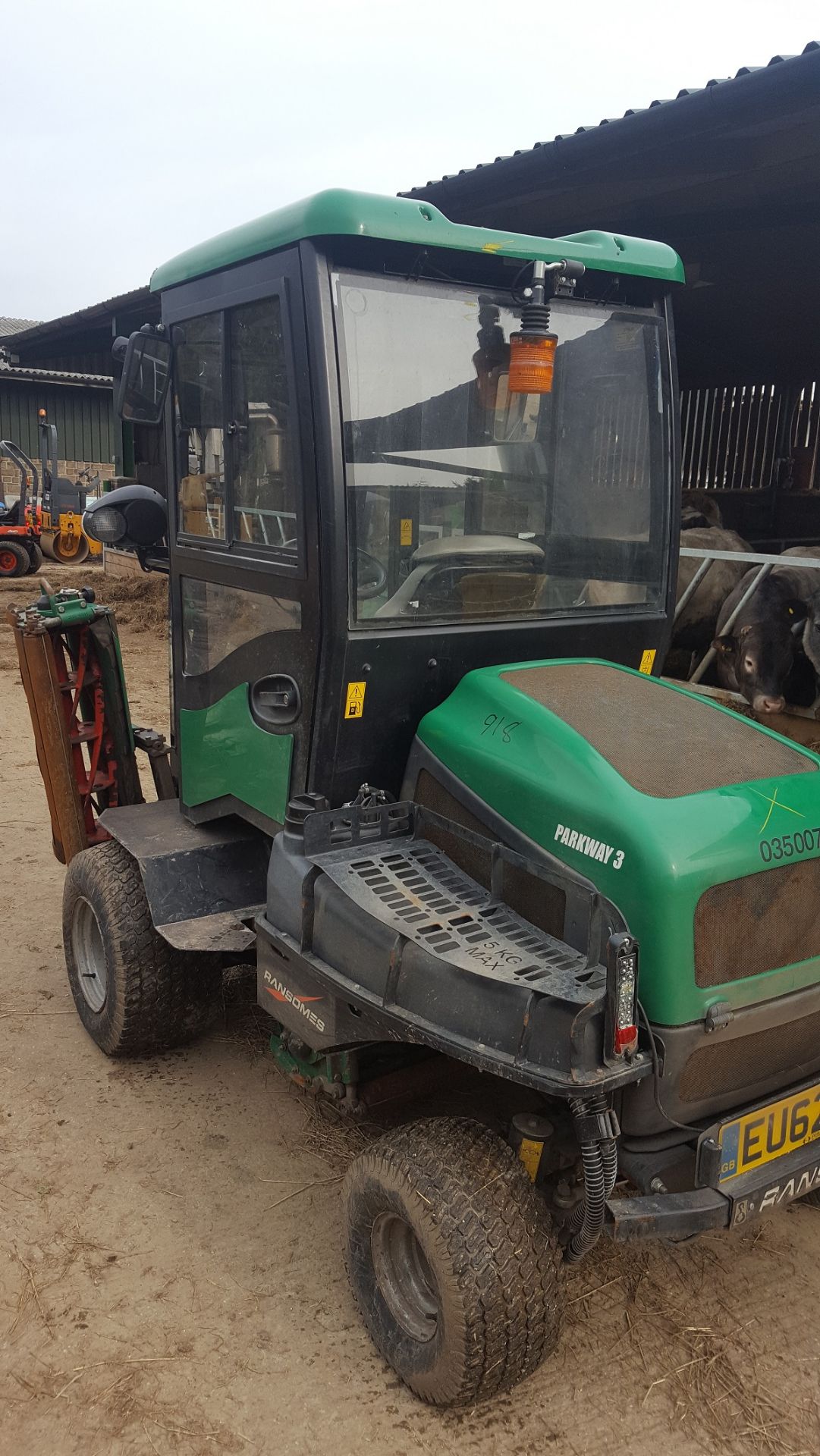 2012 RANSOMES PARKWAY 3 REEL RIDE ON LAWN MOWER WITH CAB *PLUS VAT* - Image 4 of 17