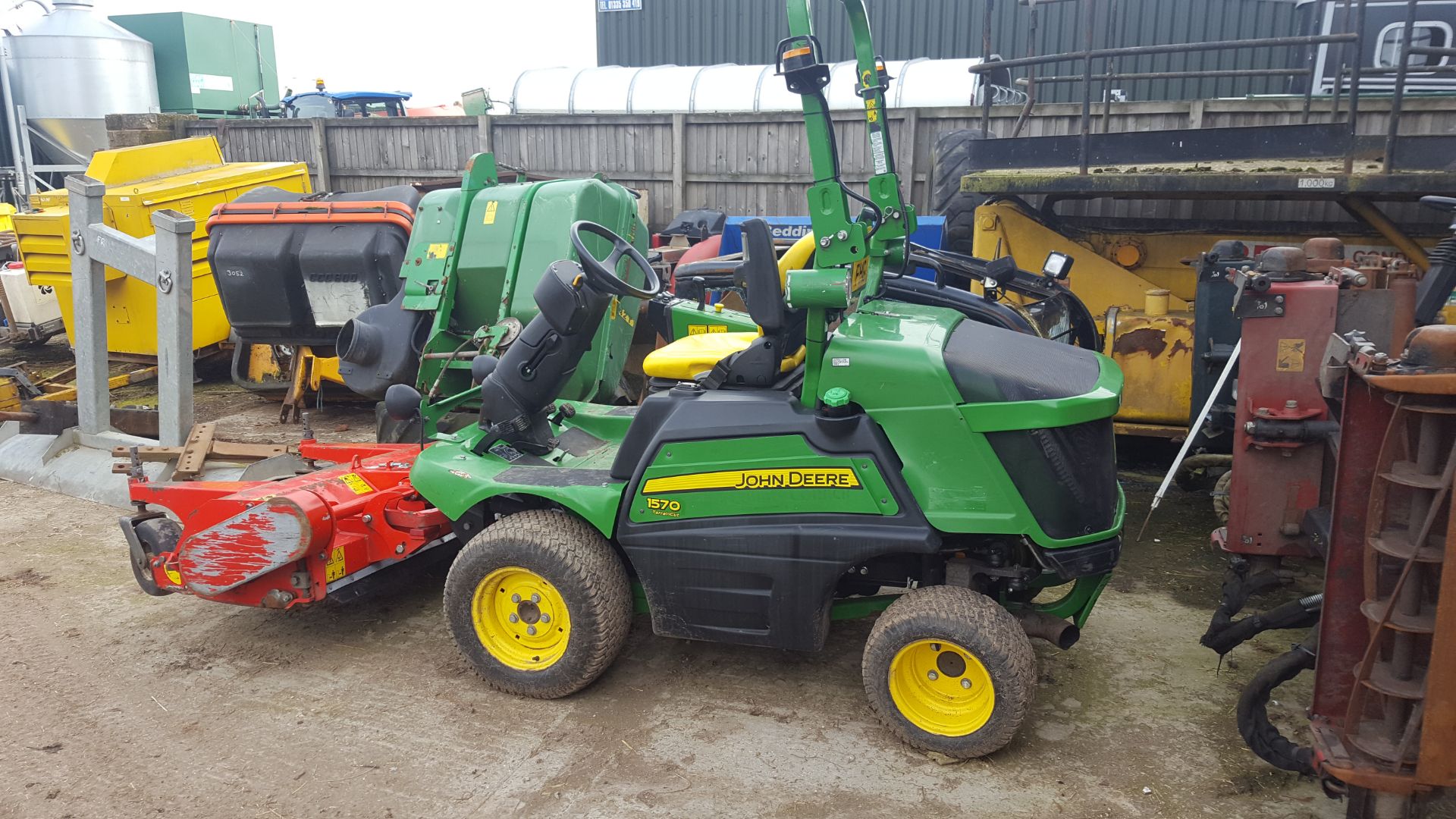 2015/64 REG JOHN DEERE 1570 TERRAIN CUT RIDE ON LAWN MOWER WITH FLAIL MOWER *PLUS VAT* - Image 2 of 14