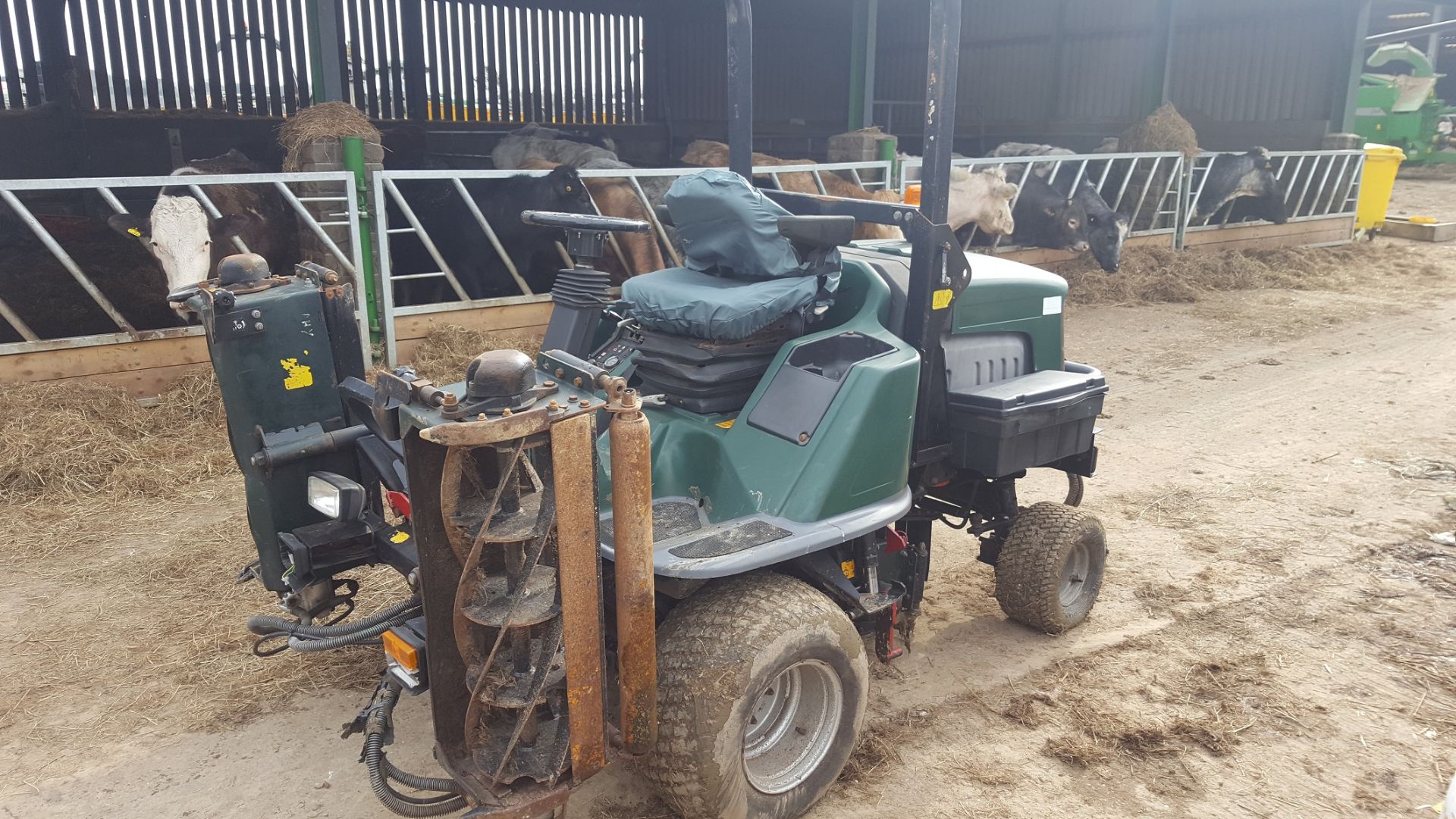 2006 HAYTER RIDE ON LAWN MOWER GREEN DIESEL, SHOWING 0 FORMER KEEPERS *PLUS VAT* - Bild 2 aus 11