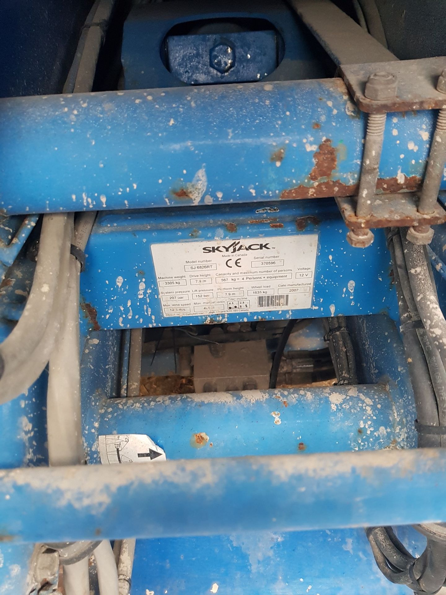 GENIE SKYJACK SCISSOR LIFT SJ6826RT 4WD SHOWING 1,696 HOURS *PLUS VAT* - Image 2 of 7