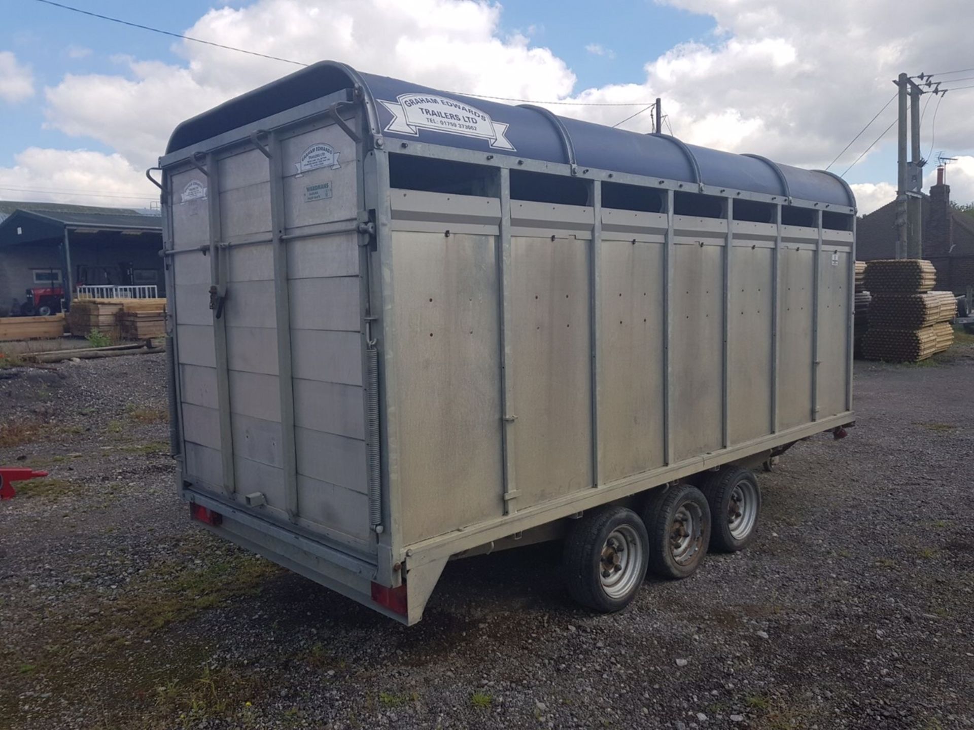 GRAHAM EDWARDS TRI-AXLE CATTLE TRAILER *PLUS VAT* - Image 4 of 4