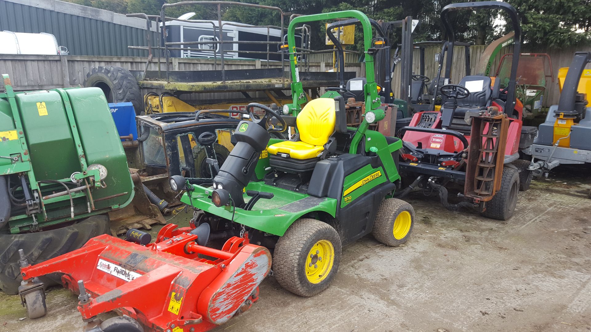 2015/64 REG JOHN DEERE 1570 TERRAIN CUT RIDE ON LAWN MOWER WITH FLAIL MOWER *PLUS VAT* - Image 13 of 14