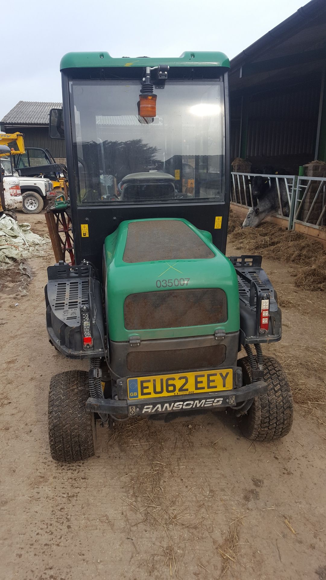2012 RANSOMES PARKWAY 3 REEL RIDE ON LAWN MOWER WITH CAB *PLUS VAT* - Image 5 of 17
