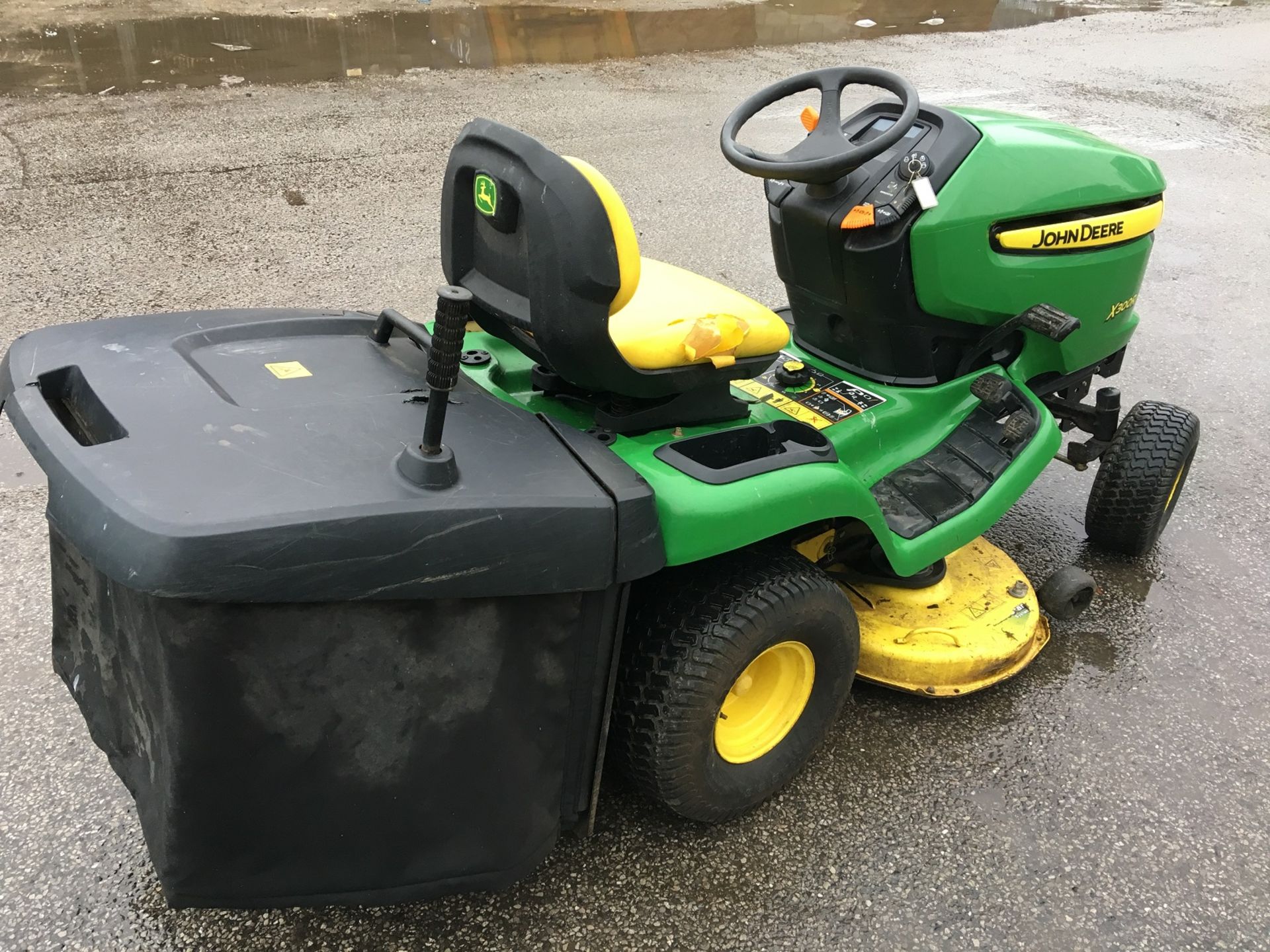 2007 JOHN DEERE X300R GREEN/YELLOW RIDE ON LAWN MOWER *NO VAT* - Image 5 of 16