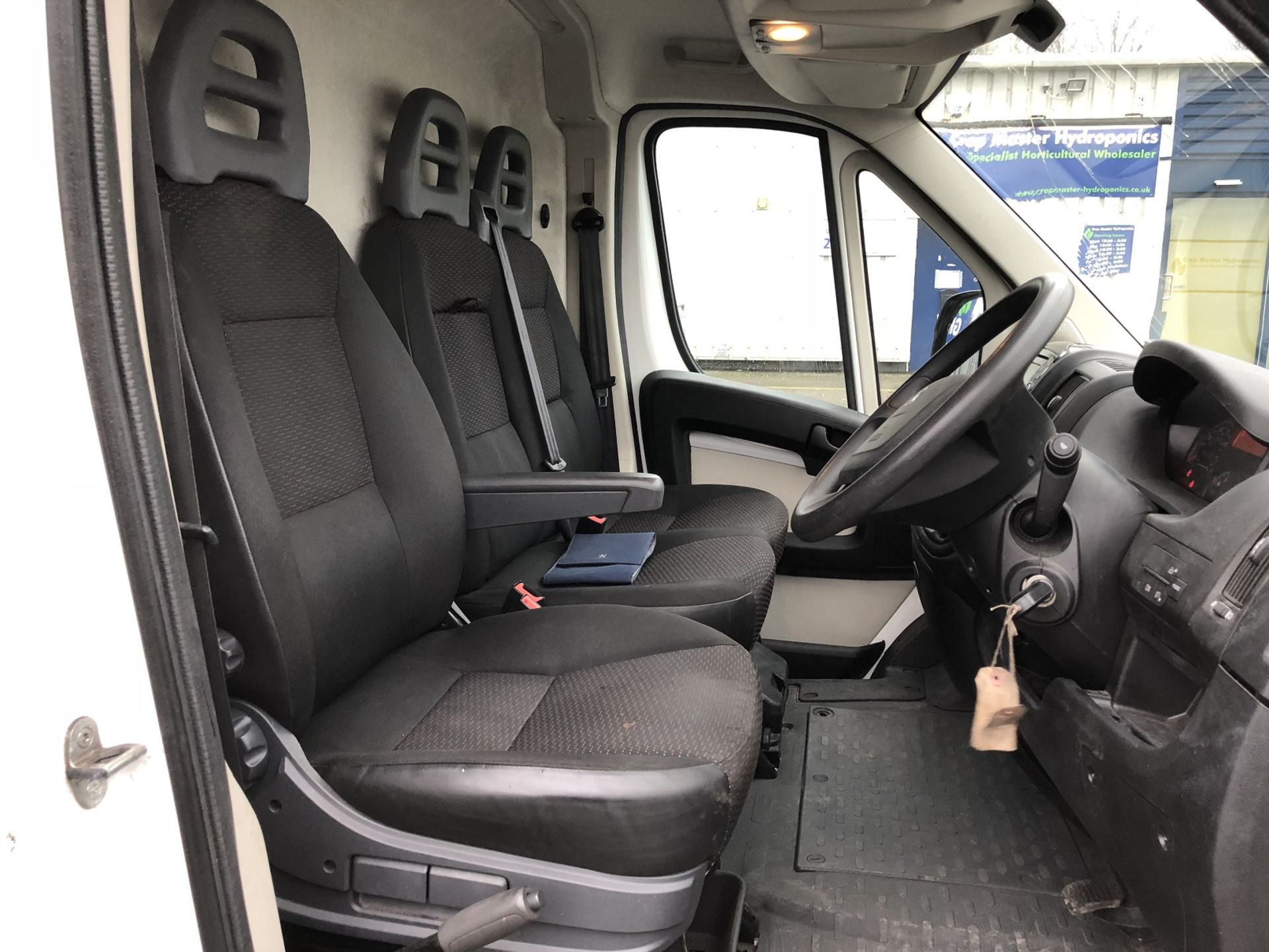 2014/64 REG PEUGEOT BOXER 335 PROFESSIONAL L2 DIESEL PANEL VAN, SHOWING 1 FORMER KEEPER *NO VAT* - Image 11 of 16