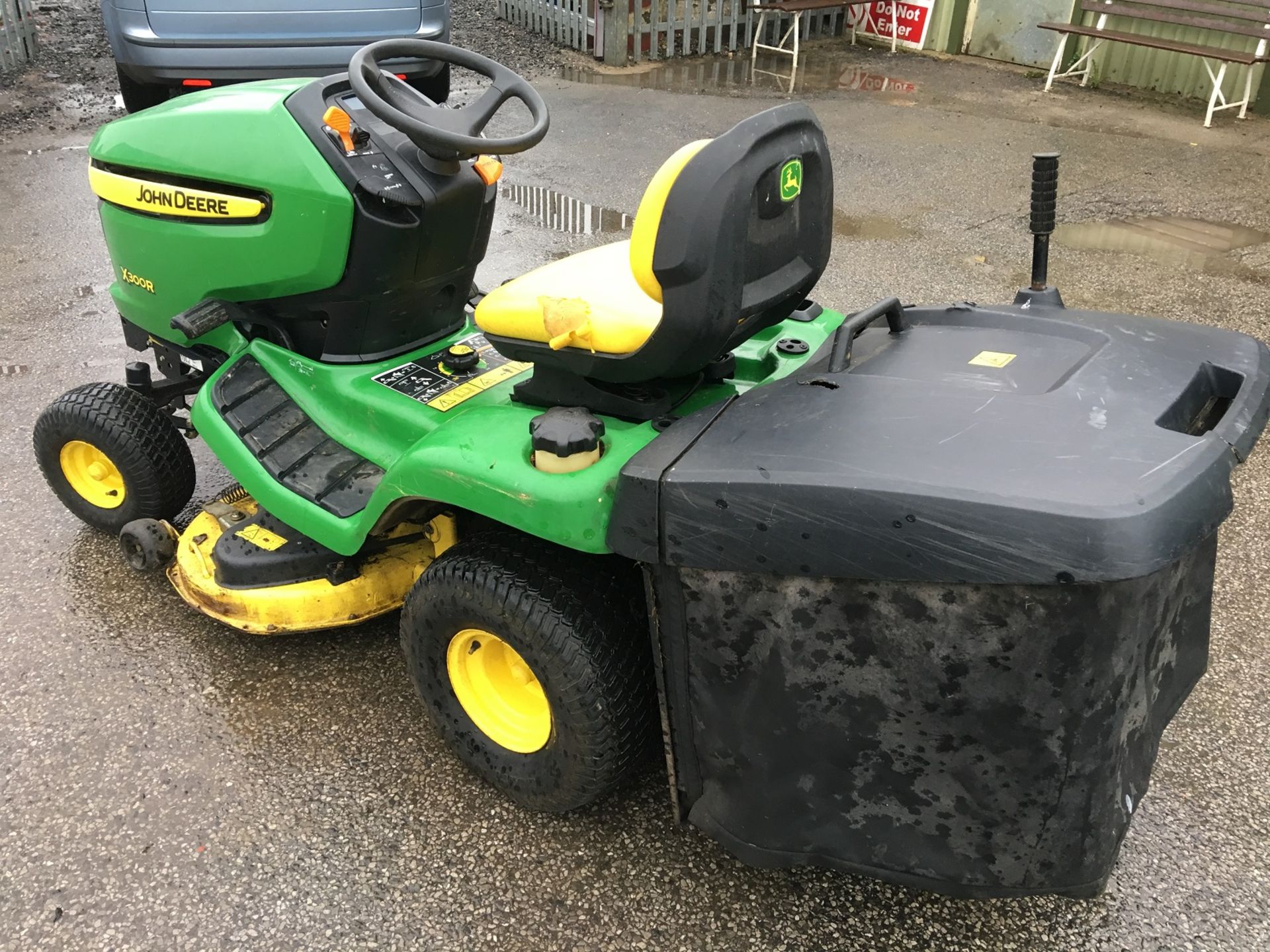 2007 JOHN DEERE X300R GREEN/YELLOW RIDE ON LAWN MOWER *NO VAT* - Image 4 of 16