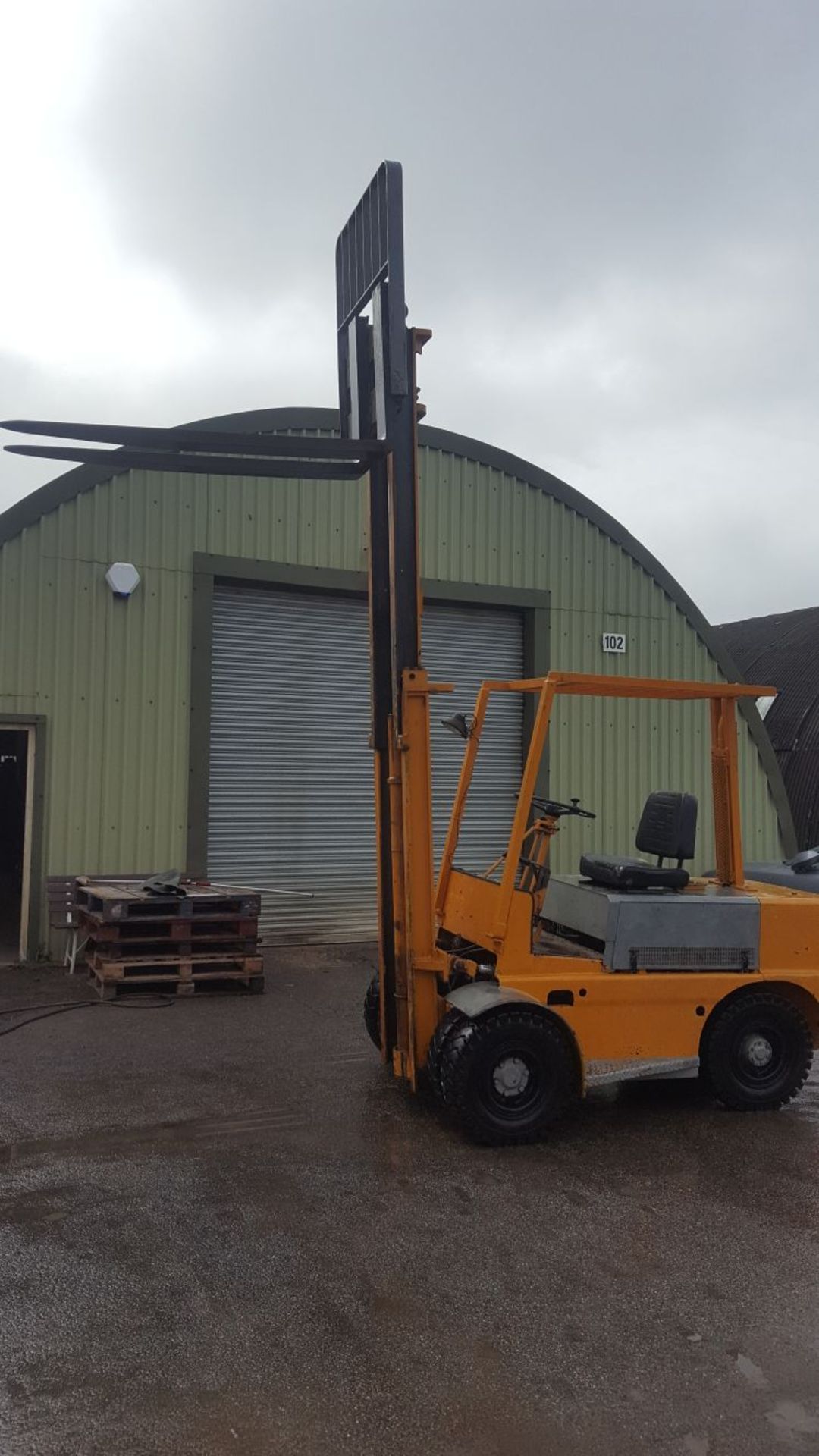 TWIN WHEEL 4 TONNE FORKLIFT / FORKTRUCK WITH 6FT FORKS *PLUS VAT* - Image 2 of 9