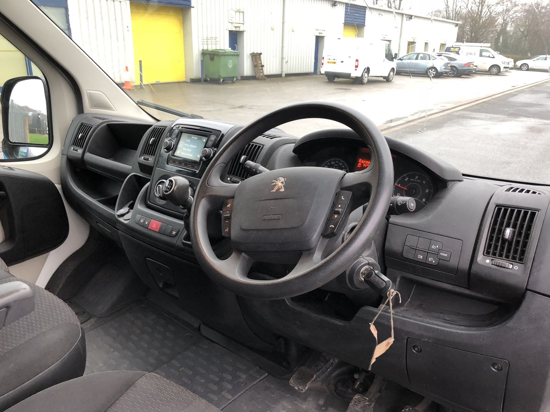 2014/64 REG PEUGEOT BOXER 335 PROFESSIONAL L2 DIESEL PANEL VAN, SHOWING 1 FORMER KEEPER *NO VAT* - Image 12 of 16