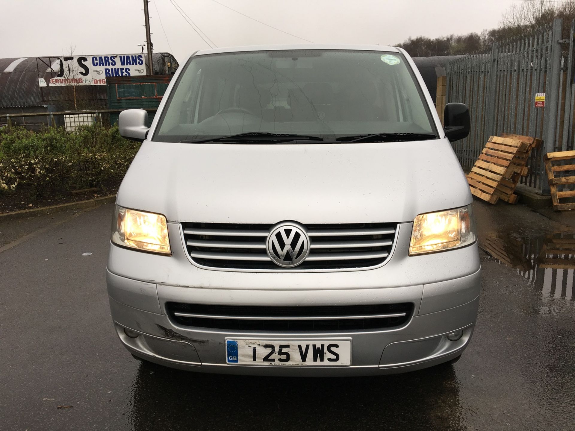 2009/59 REG VOLKSWAGEN TRANSPORTER SHUTTLE SE130 LWB SILVER DIESEL 9 SEATER MPV *NO VAT* - Image 2 of 19