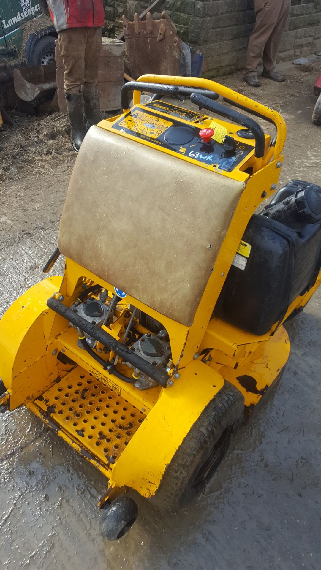 YEAR UNKNOWN WRIGHT STANDER ZERO TURN LAWN MOWER *PLUS VAT* - Image 4 of 9