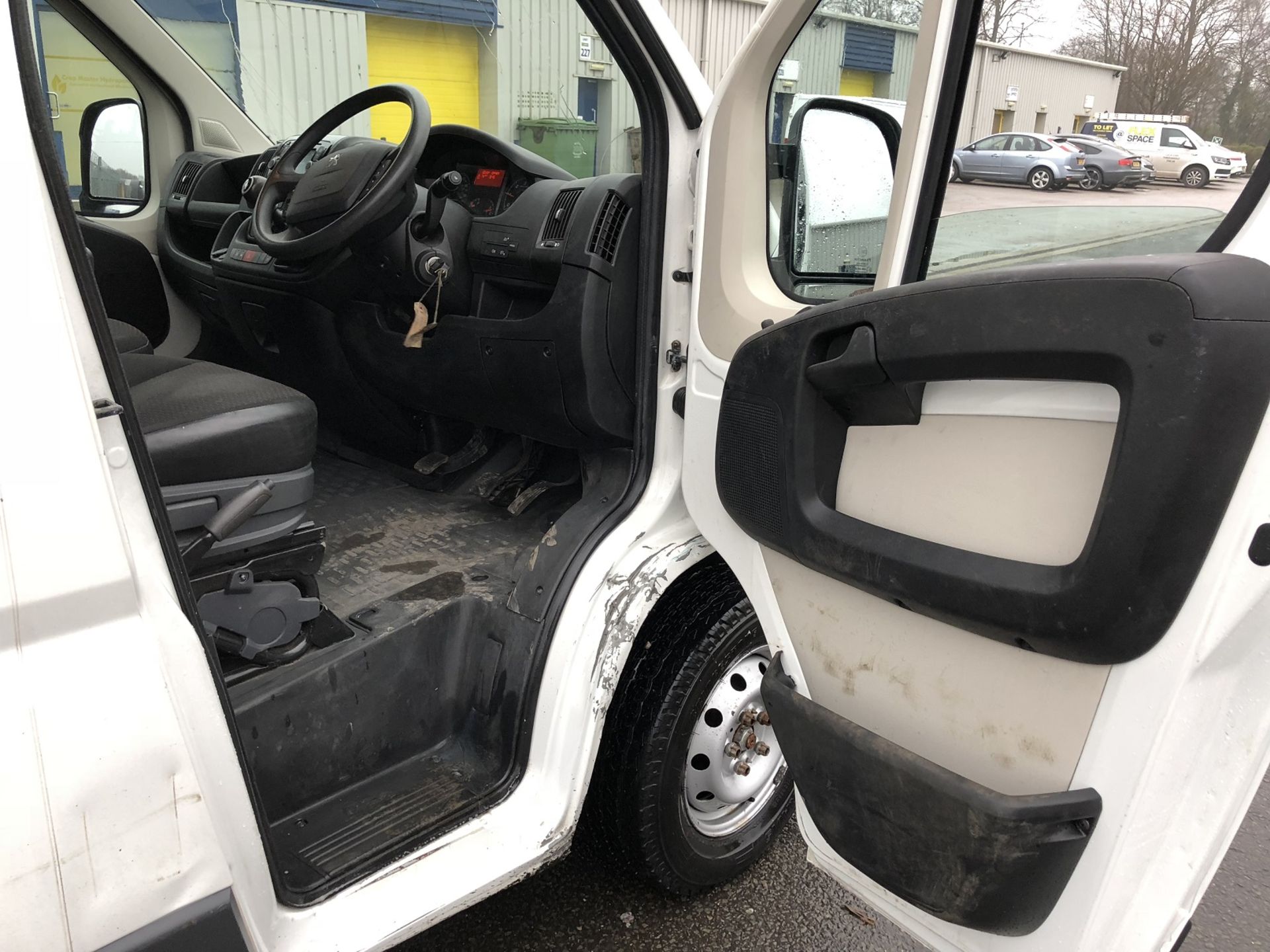 2014/64 REG PEUGEOT BOXER 335 PROFESSIONAL L2 DIESEL PANEL VAN, SHOWING 1 FORMER KEEPER *NO VAT* - Image 10 of 16