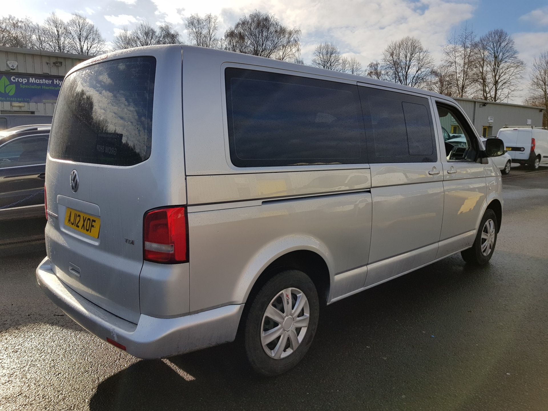 2012/12 REG VOLKSWAGEN TRANSPORTER T30 SE 140 TDI LW, SHOWING 1 FORMER KEEPER *NO VAT* - Image 6 of 21