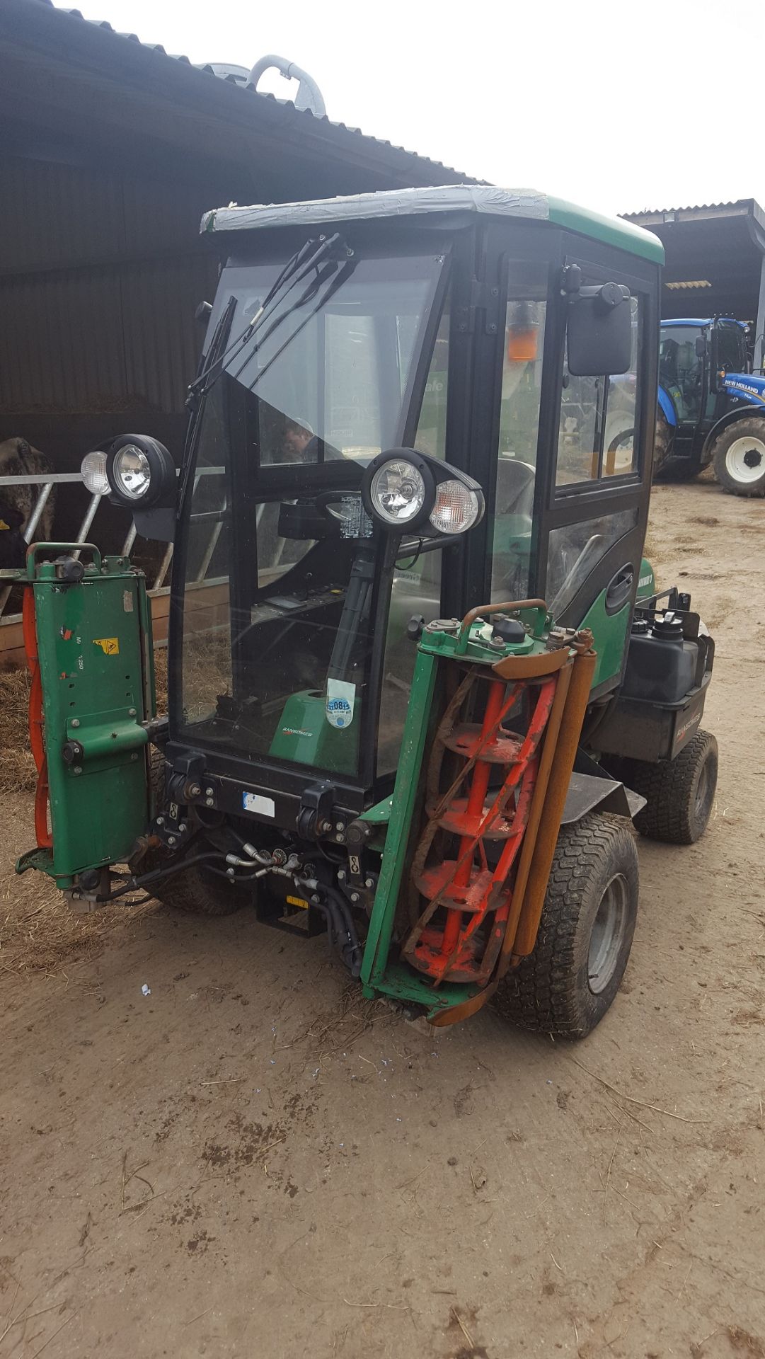 2012 RANSOMES PARKWAY 3 REEL RIDE ON LAWN MOWER WITH CAB *PLUS VAT* - Bild 3 aus 13