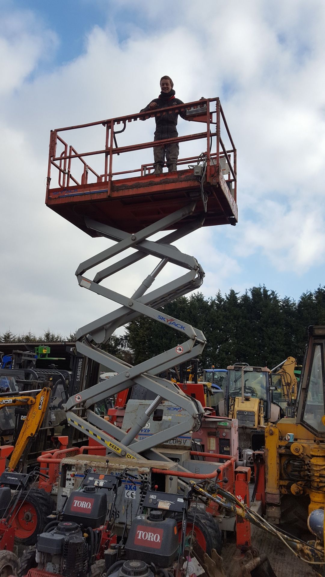 2007 SKYJACK SJ6826RT 4WD 7.9M LIFT SCISSOR LIFT, STARTS, DRIVES AND LIFTS *PLUS VAT*