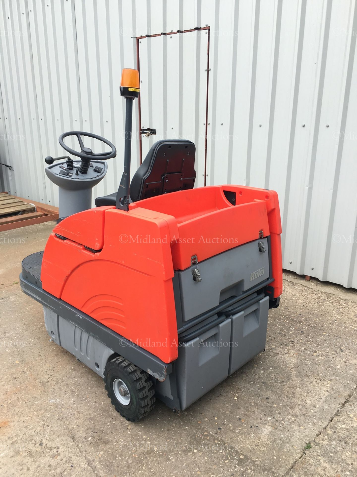 HAKO JONAS 980E RIDE ON SWEEPER, ELECTRIC, YEAR 2011, C/W CHARGER *PLUS VAT* - Image 4 of 5