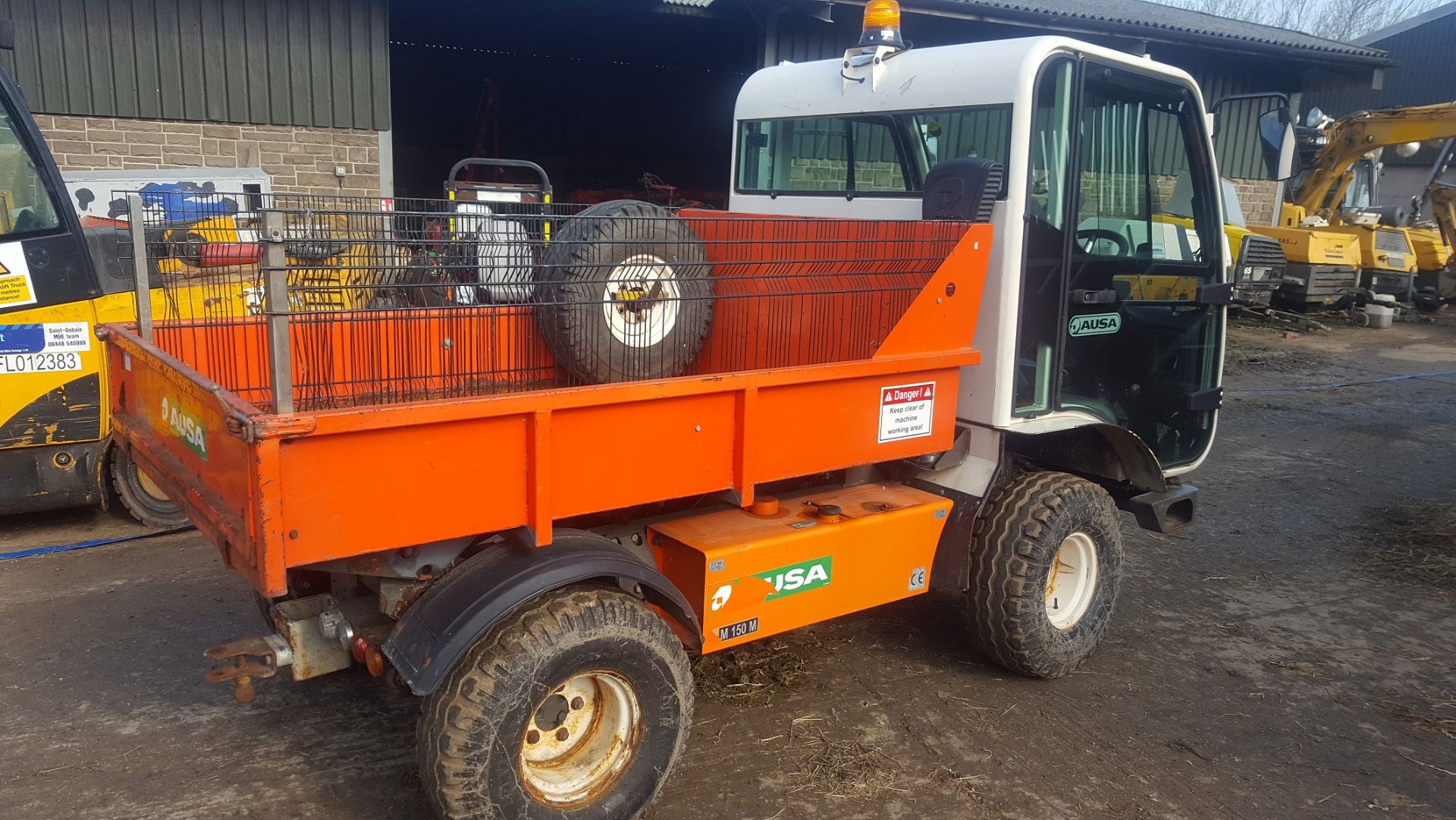 2012 AUSA M 150 M 4x4 DIESEL TIPPER 1.4 TONNE 4WD, SHOWING 0 FORMER KEEPERS - Image 4 of 13