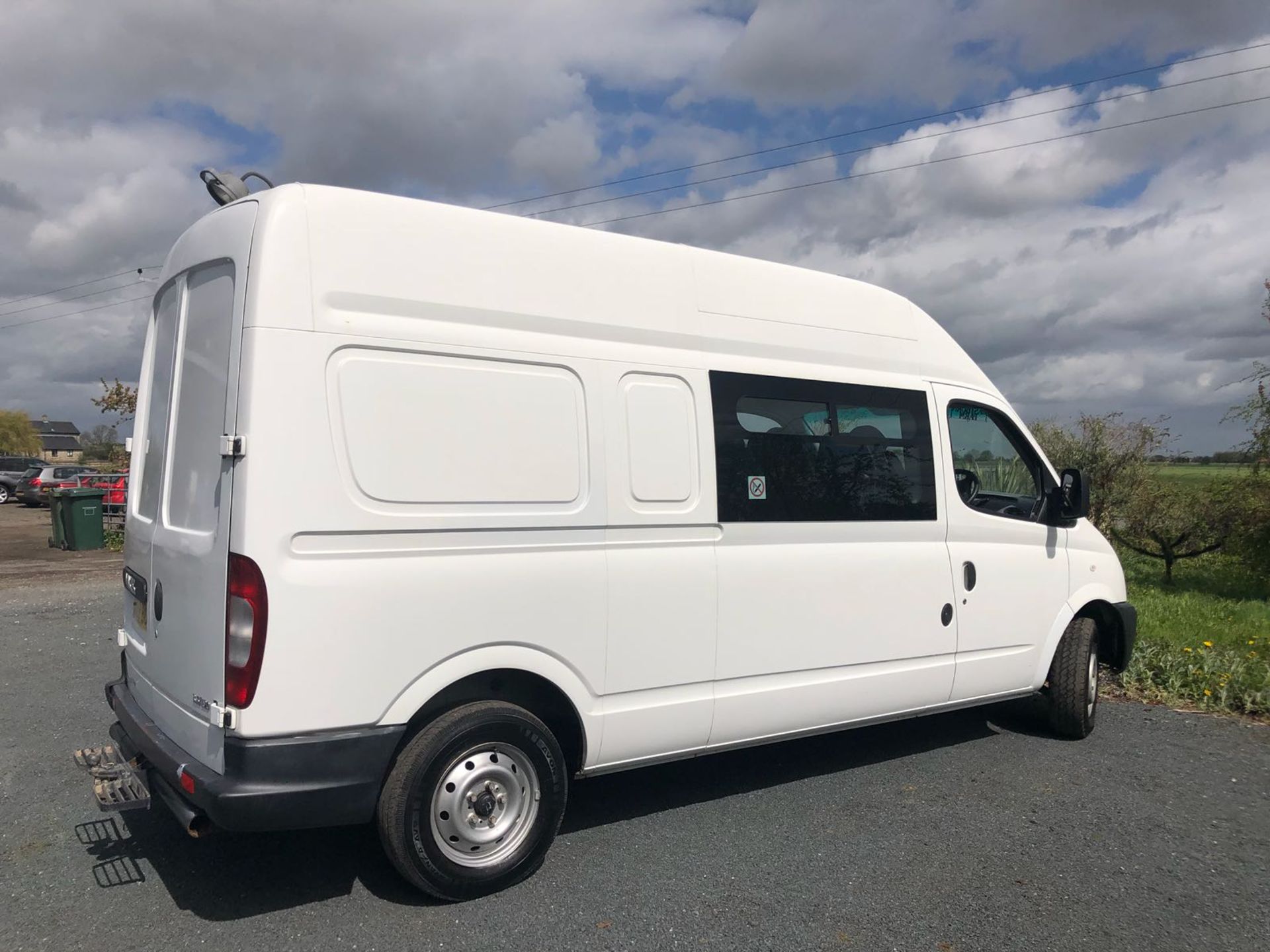 2009/09 REG LDV MAXUS 3.5T 120 LWB DIESEL WELFARE VAN WITH TOILET, HANDWASH, 8 SEATS ETC *NO VAT* - Image 4 of 12