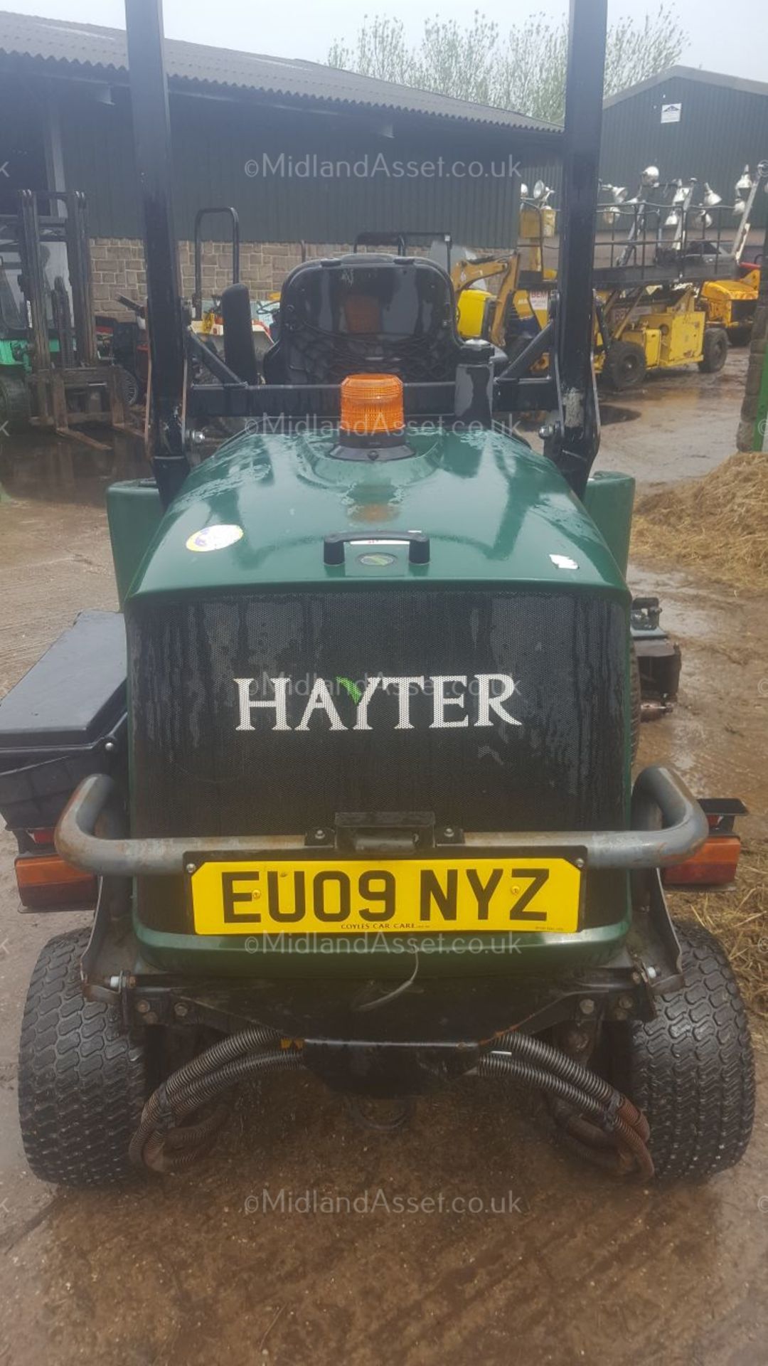 2009 HAYTER 3 GANG MOWER, STARTS, DRIVES & MOWS *PLUS VAT* - Image 9 of 11