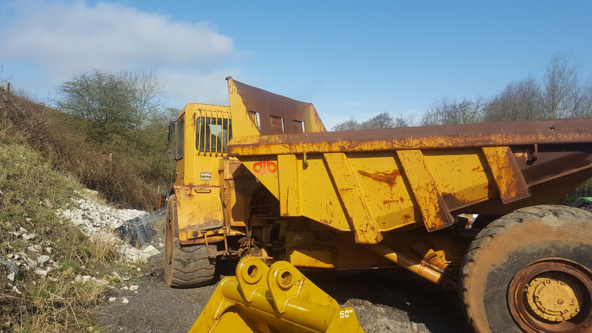 YEAR UNKNOWN CATERPILLAR D25B TIPPER, STARTS, RUNS AND TIPS *PLUS VAT* - Image 7 of 14